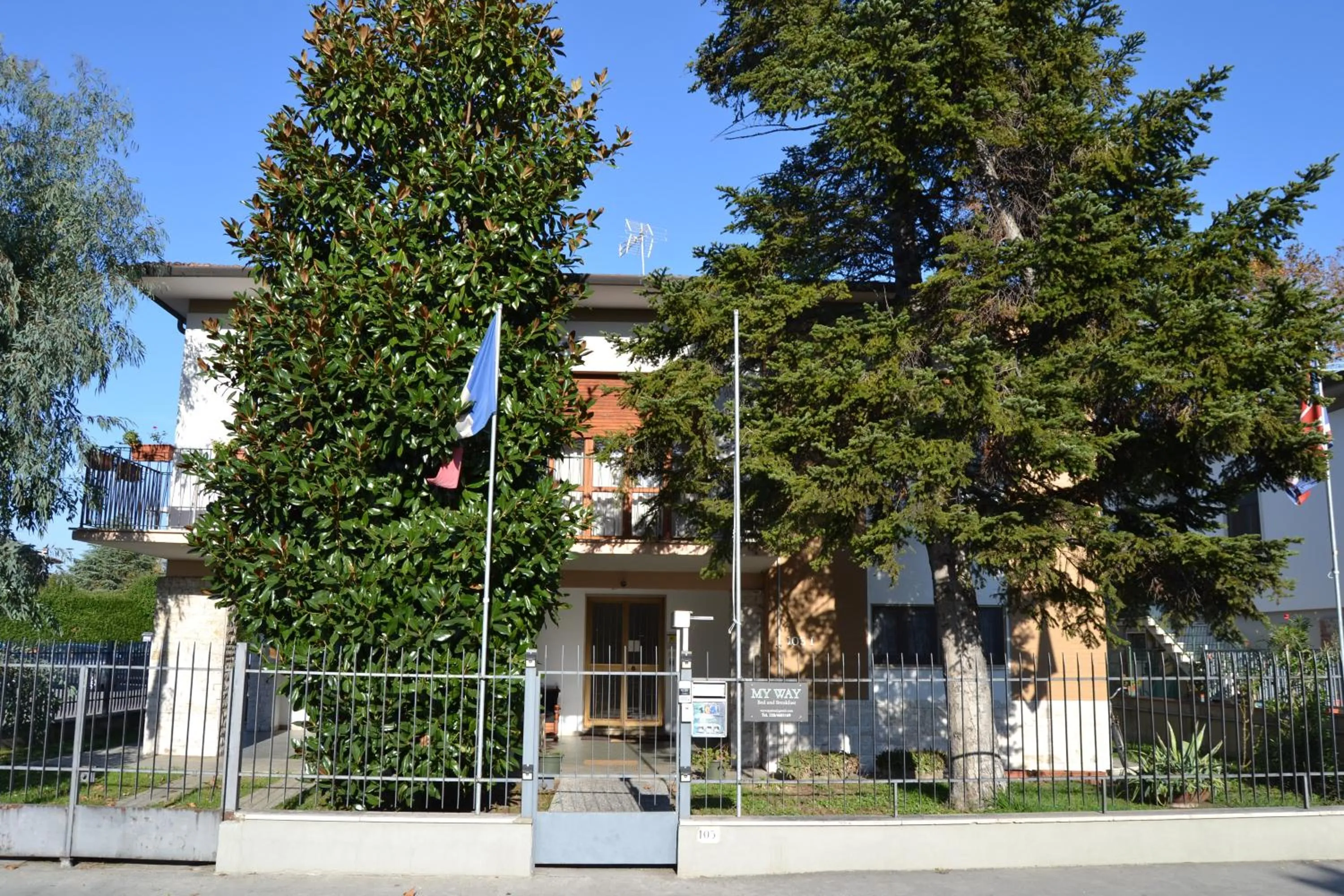 Facade/entrance in My Way