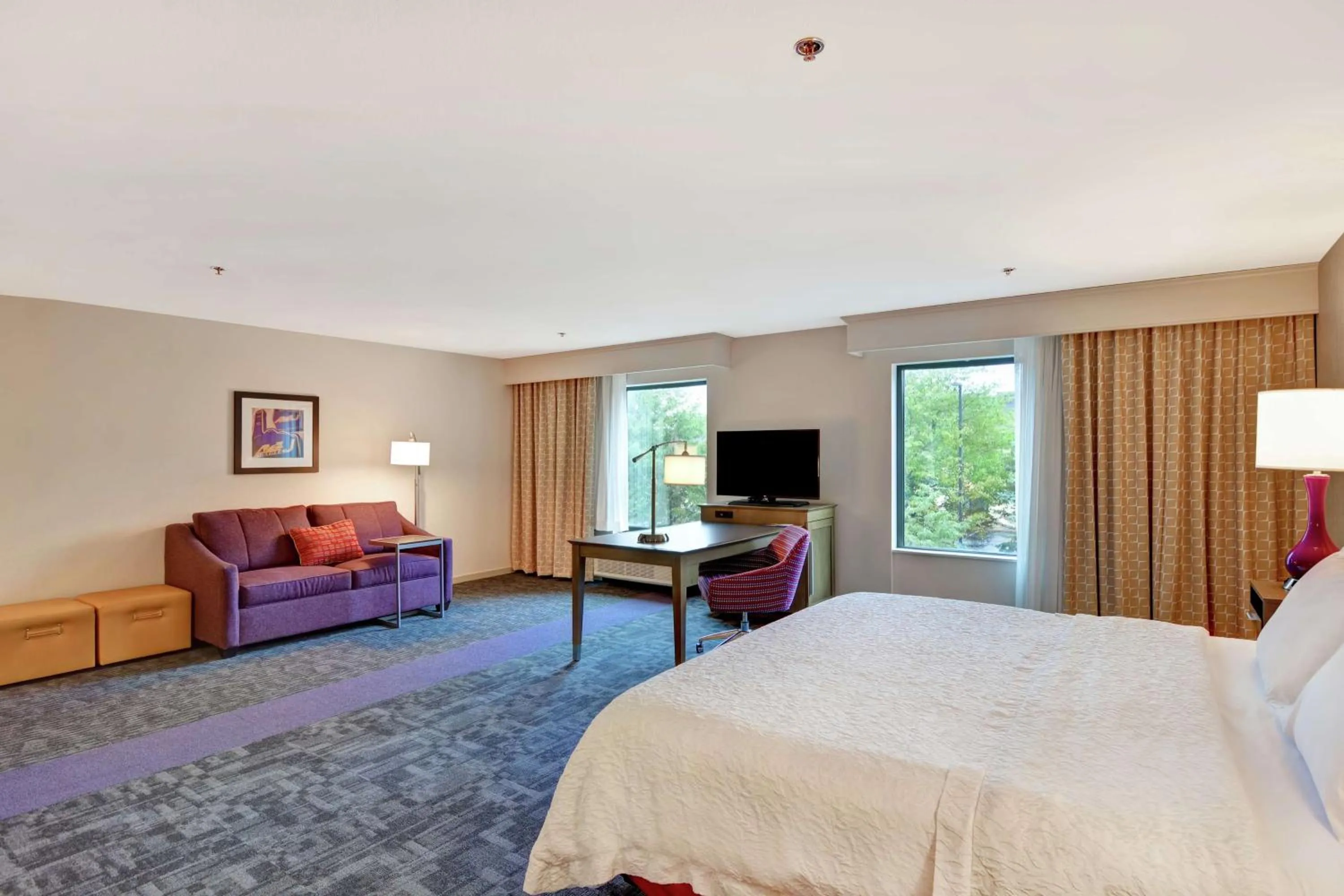 Bedroom, Bed in Hampton Inn Suites Ashland, Ohio