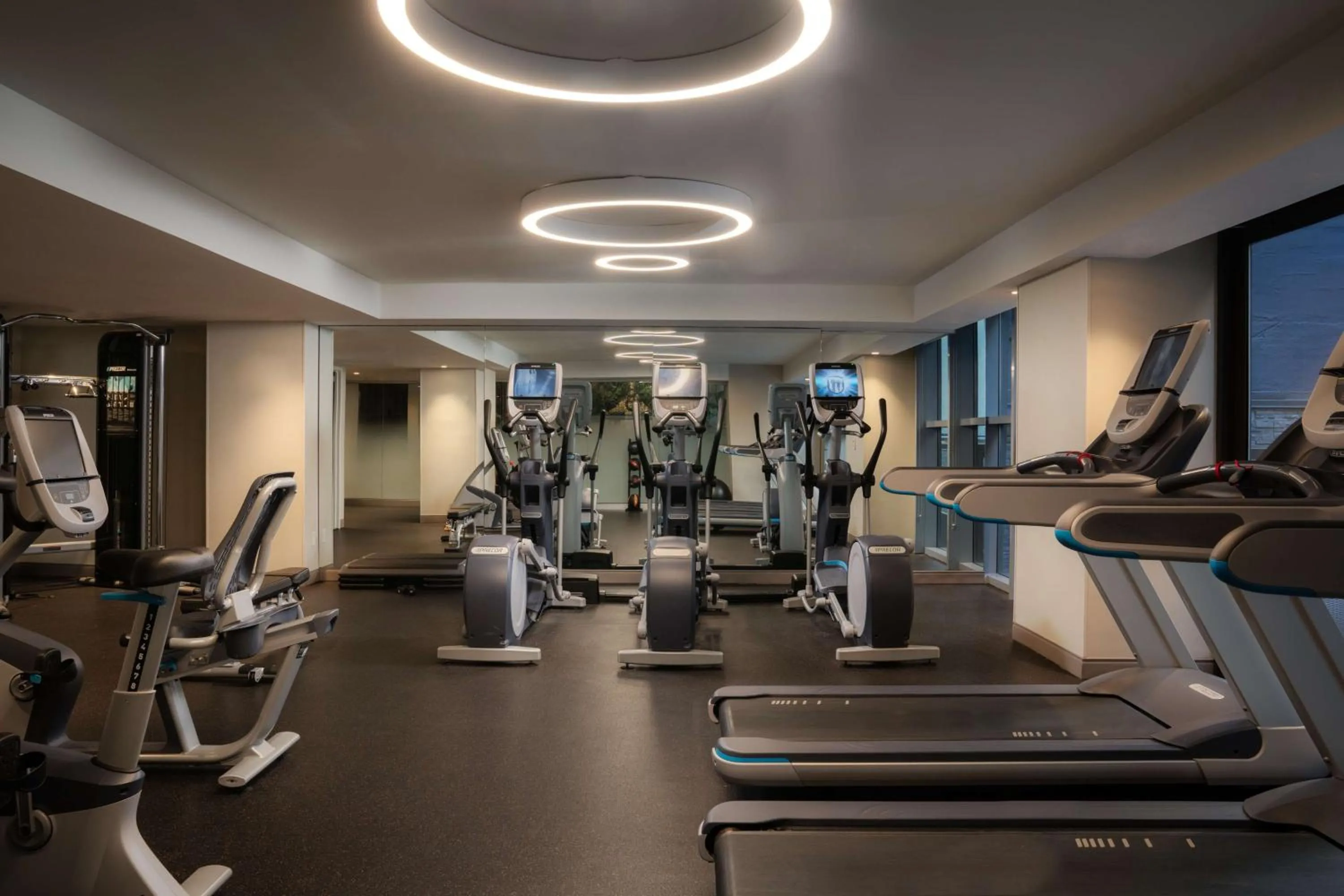 Fitness centre/facilities in Embassy Suites By Hilton New York Manhattan Times Square