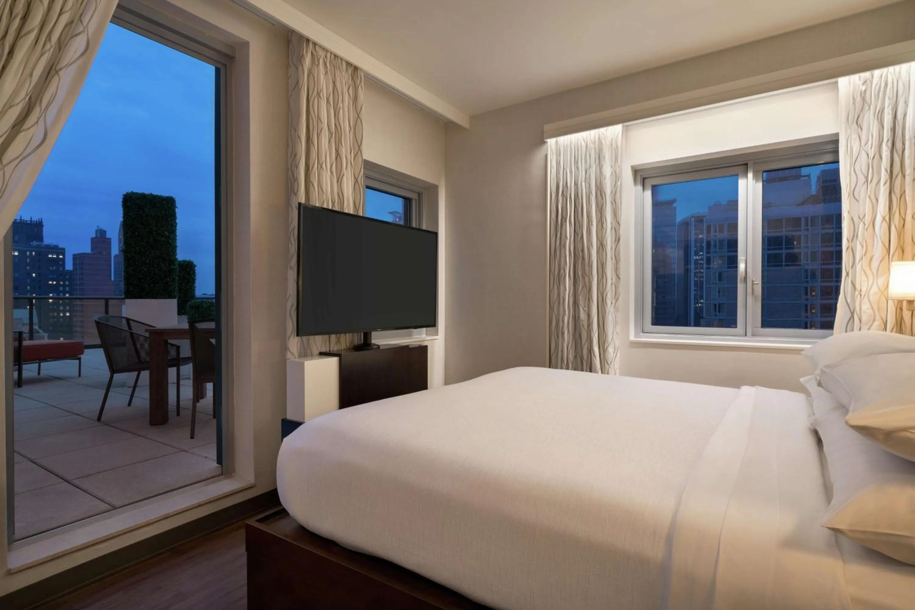 Bed in Embassy Suites By Hilton New York Manhattan Times Square