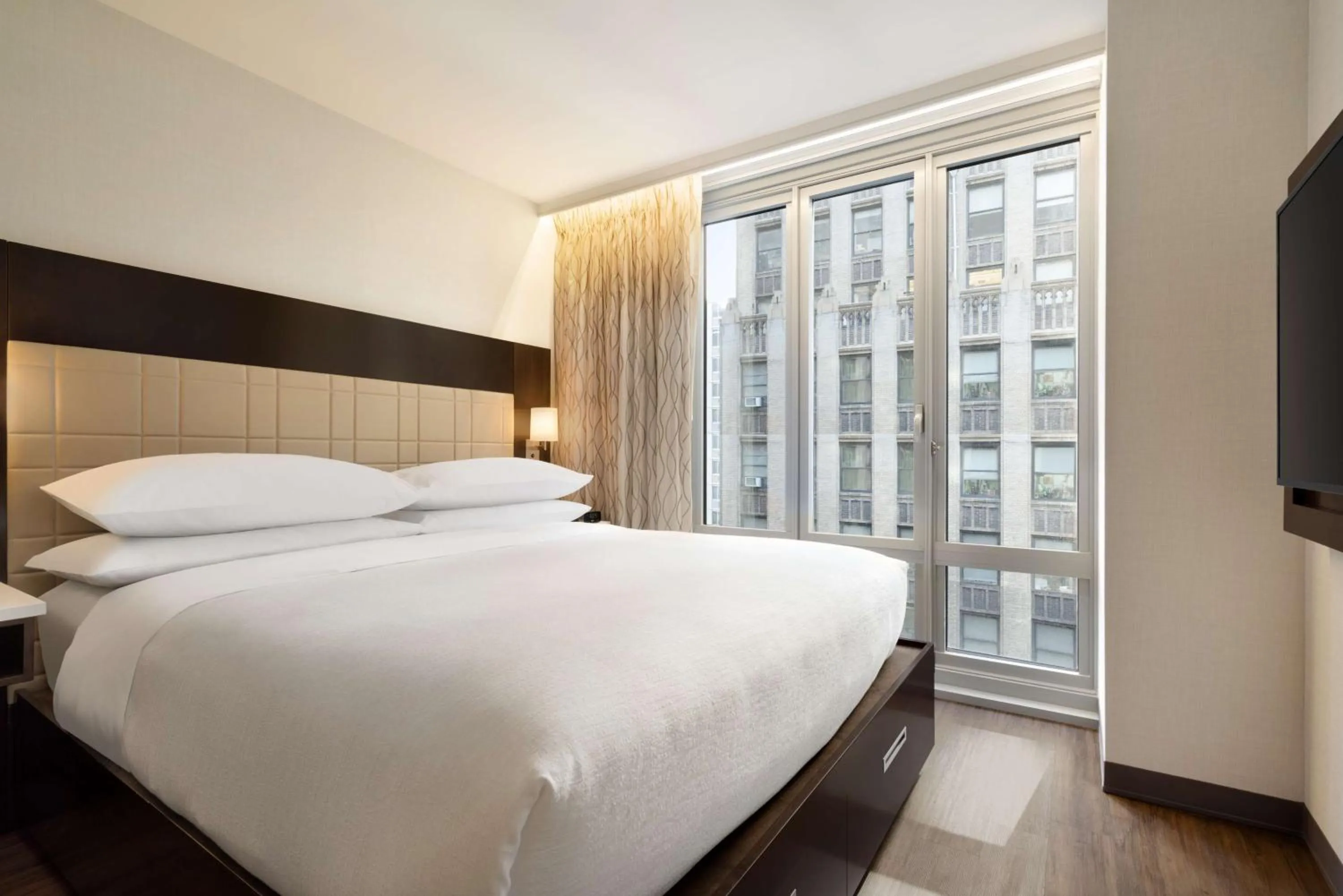 Bedroom, Bed in Embassy Suites By Hilton New York Manhattan Times Square