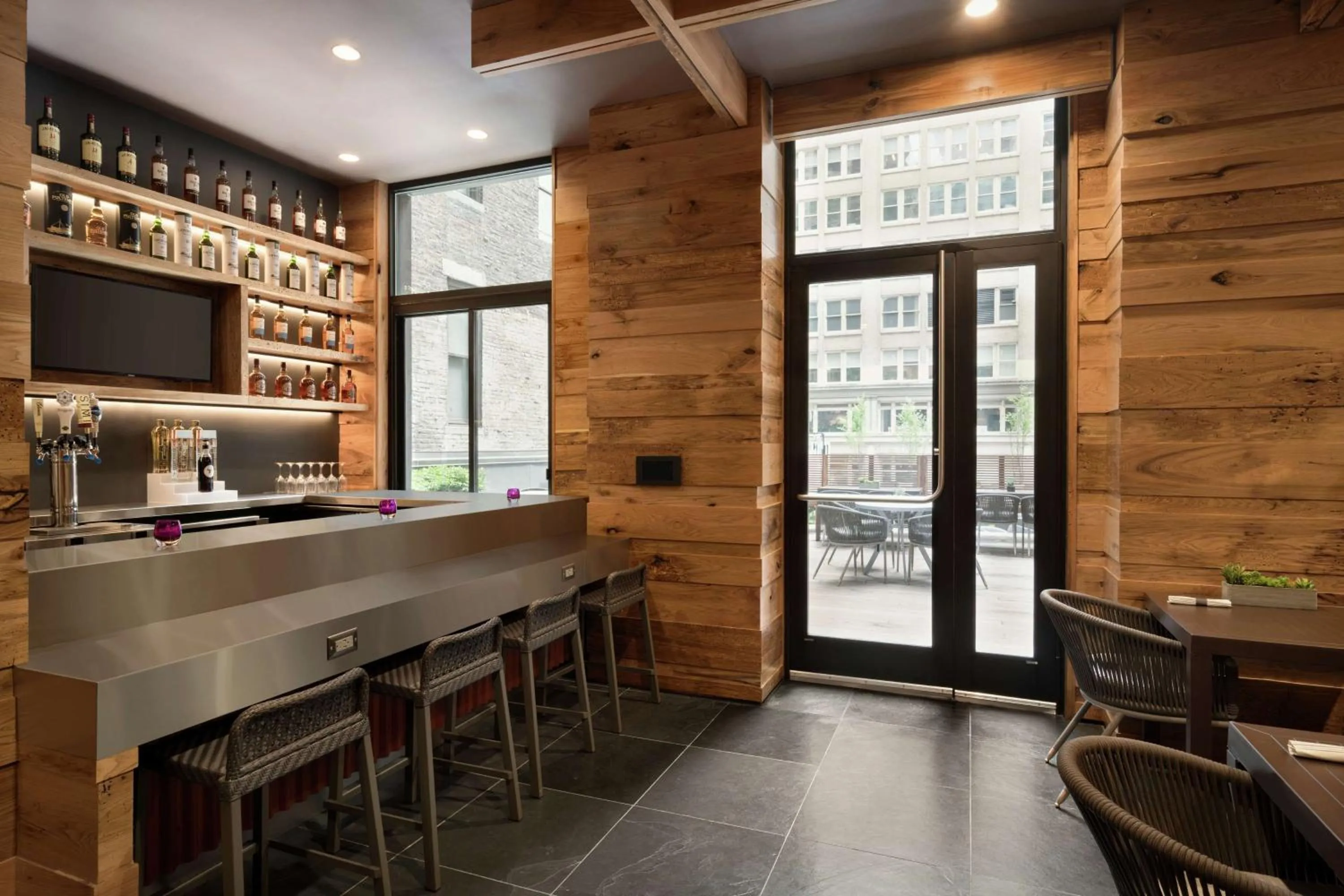 Lounge or bar in Embassy Suites By Hilton New York Manhattan Times Square