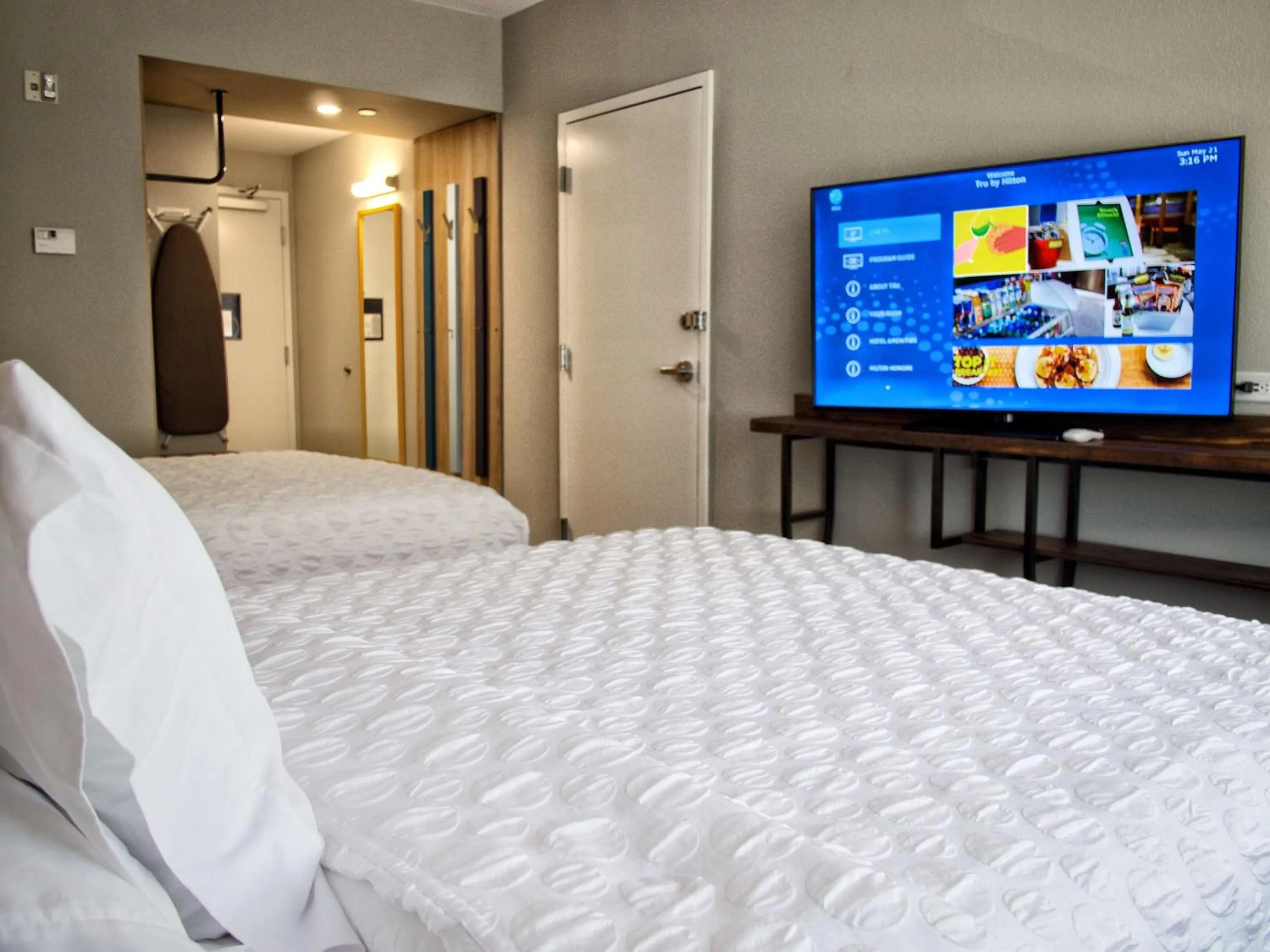 Photo of the whole room, Bed in Tru By Hilton Oklahoma City Airport, Ok