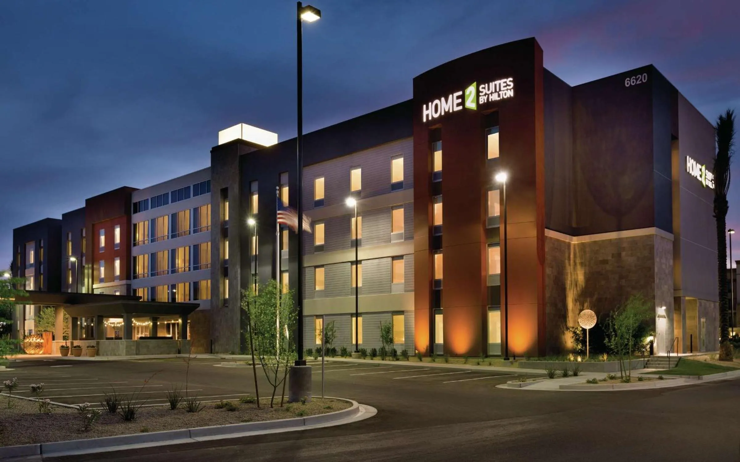 Property building in Home2 Suites By Hilton Glendale Westgate