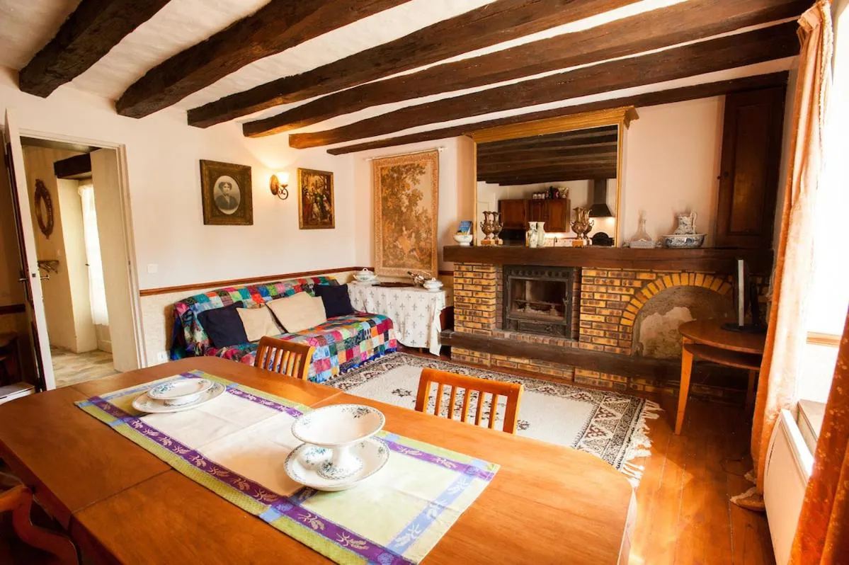 Living room in Songbird Sanctuary