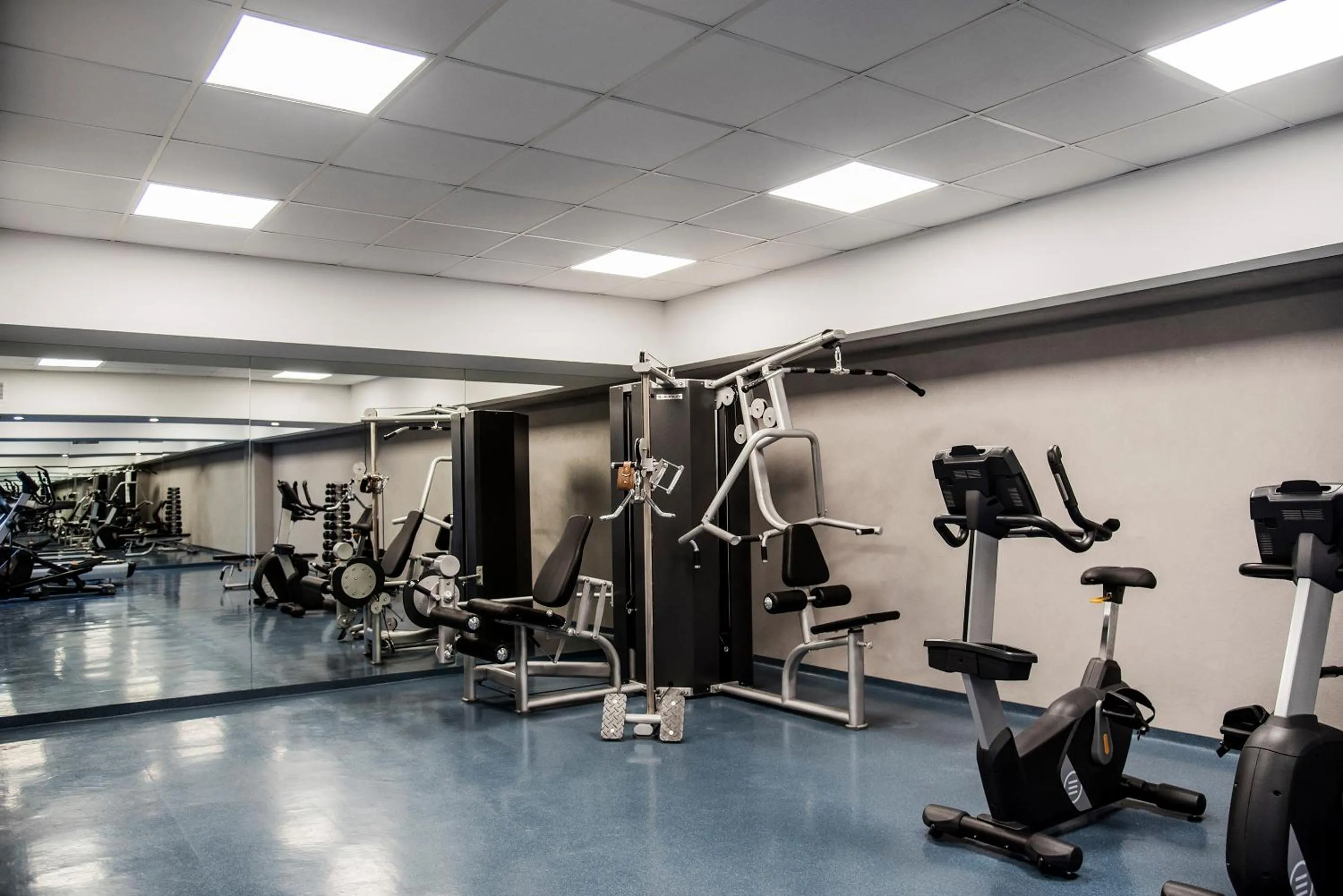 Fitness centre/facilities in Top Rentals Downtown
