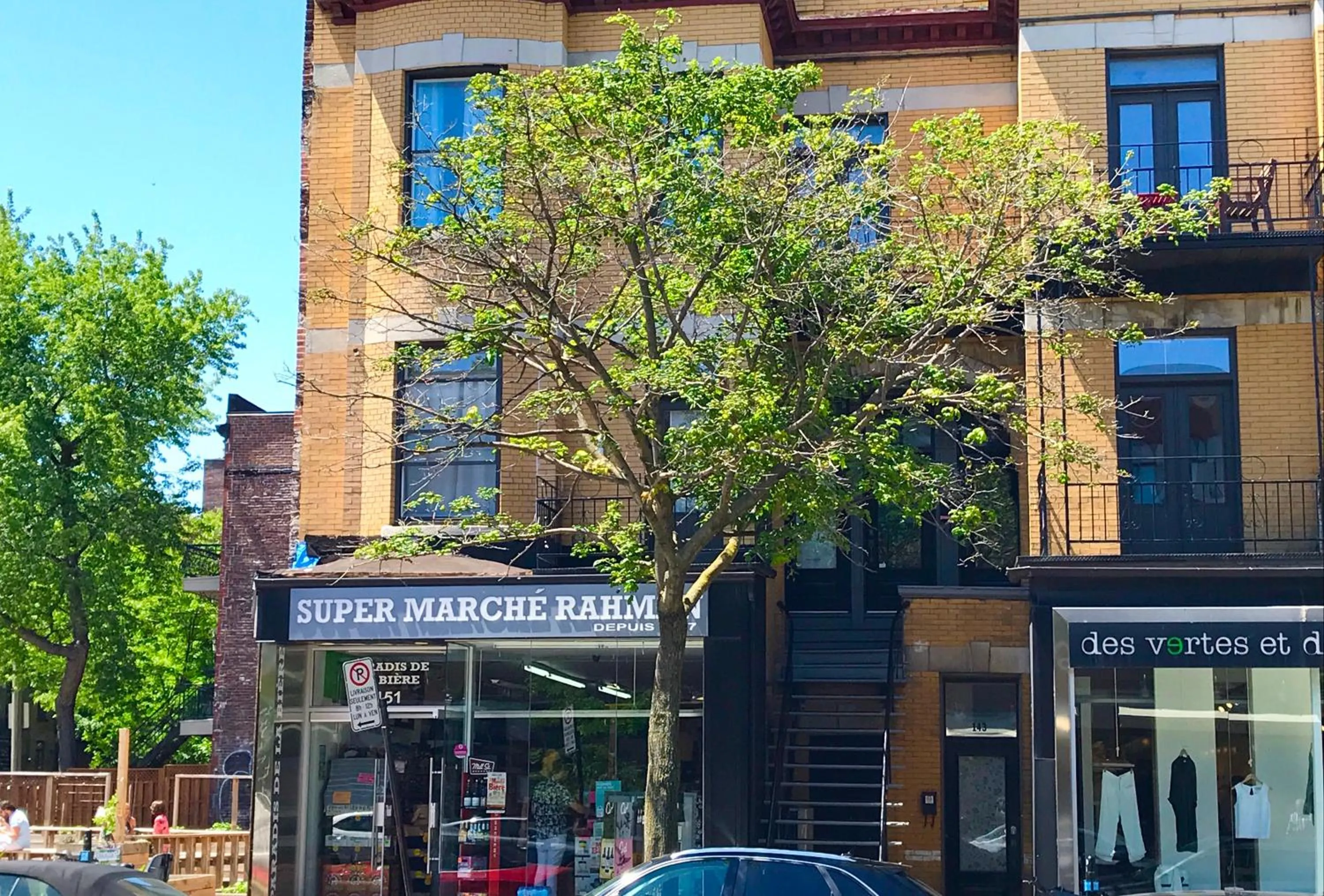 Facade/entrance in MTLVacationRentals -The Chic Laurier