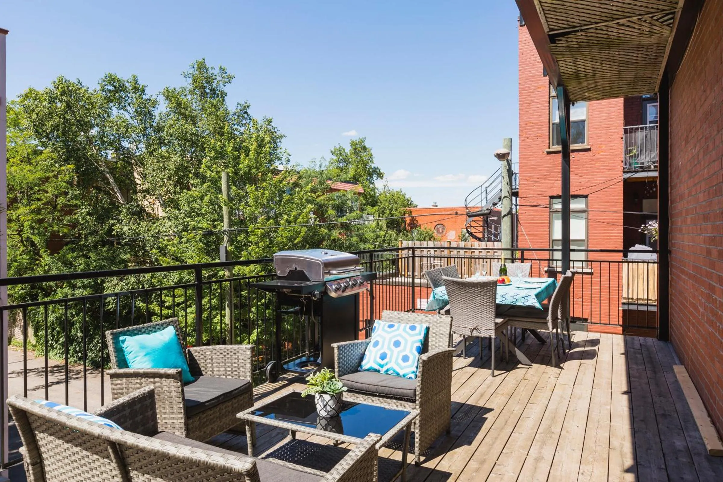 Patio in MTLVacationRentals -The Chic Laurier