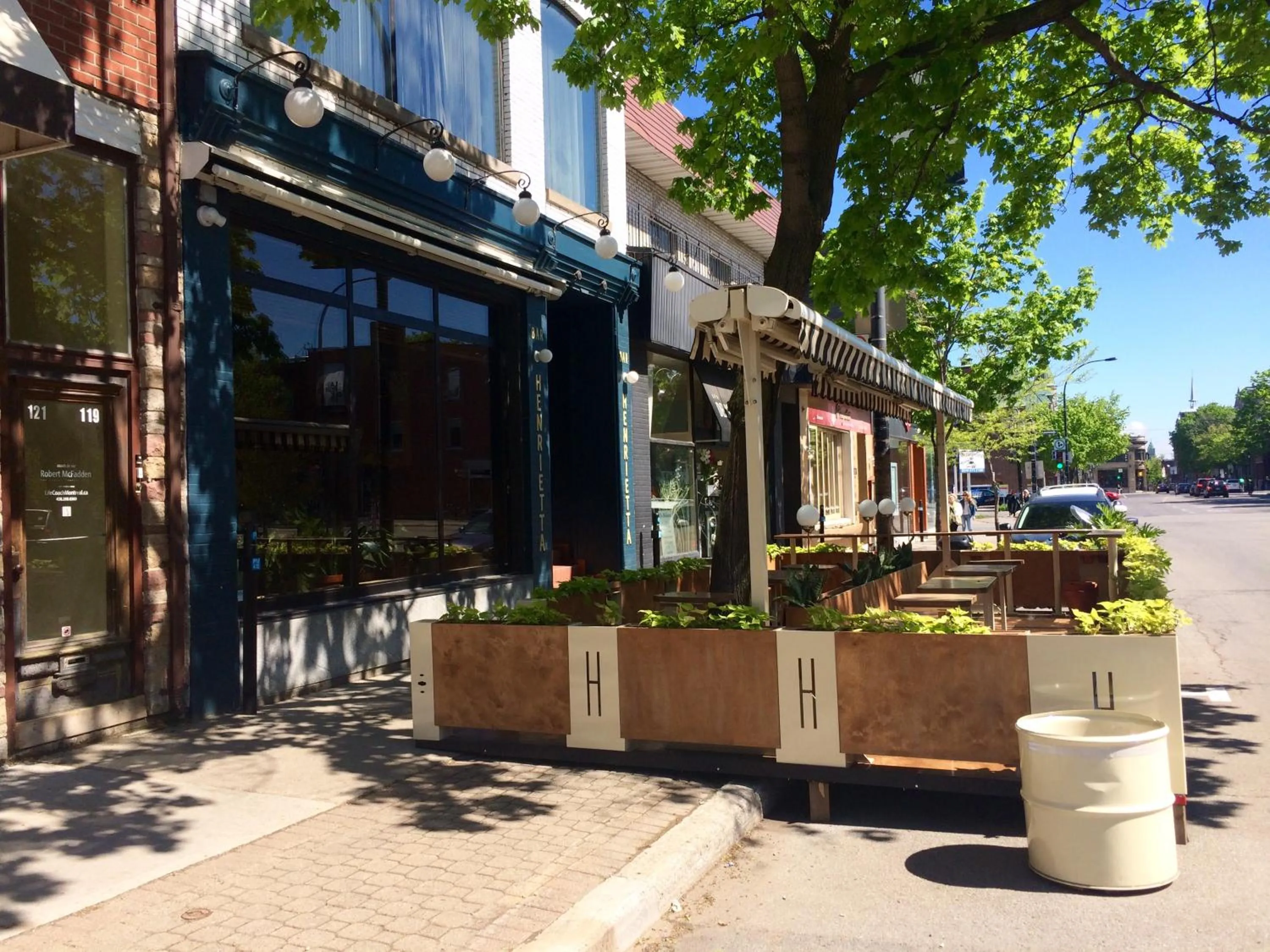 Nearby landmark in MTLVacationRentals -The Chic Laurier