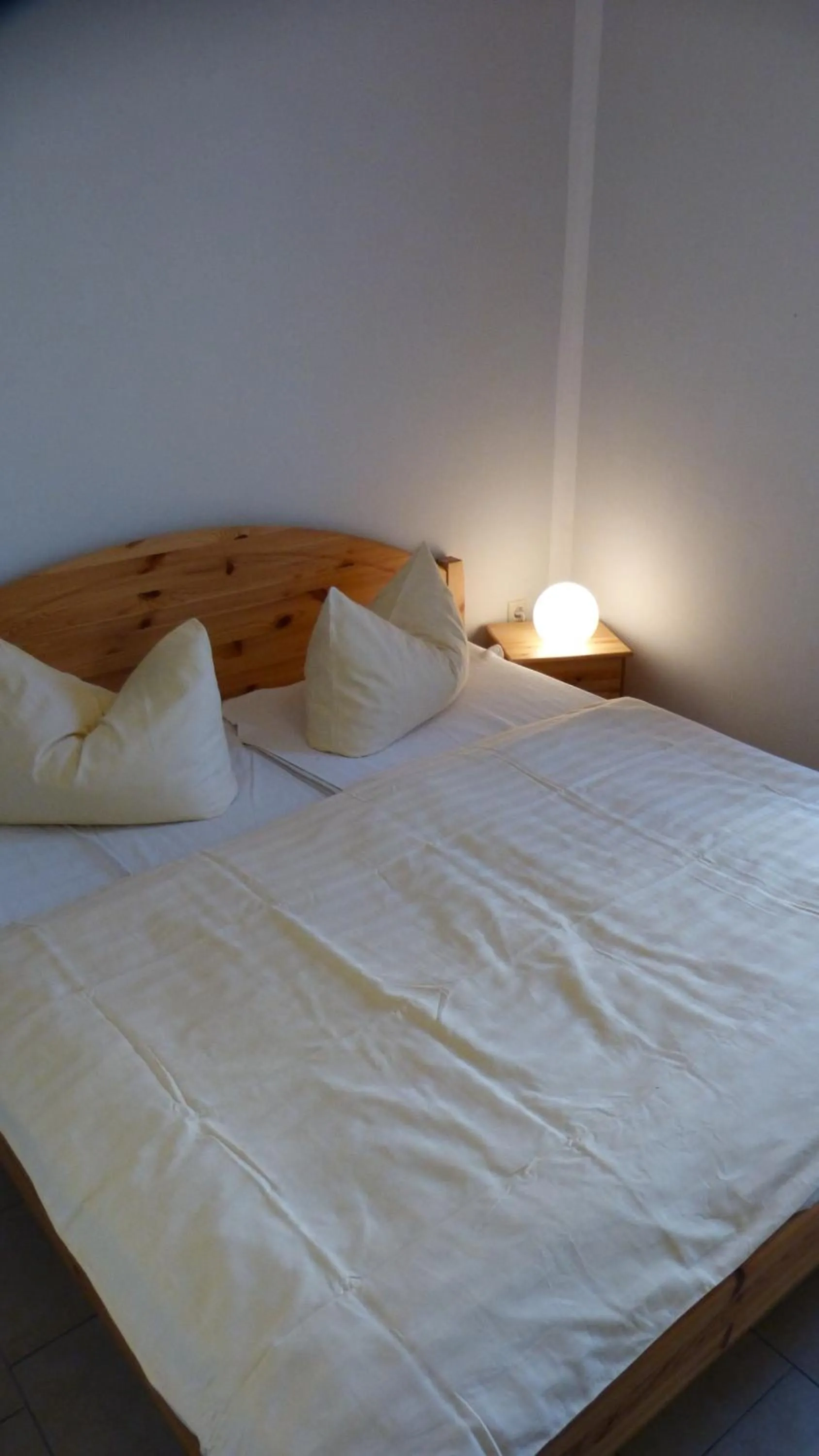 Bedroom, Bed in Bernstein Appartements