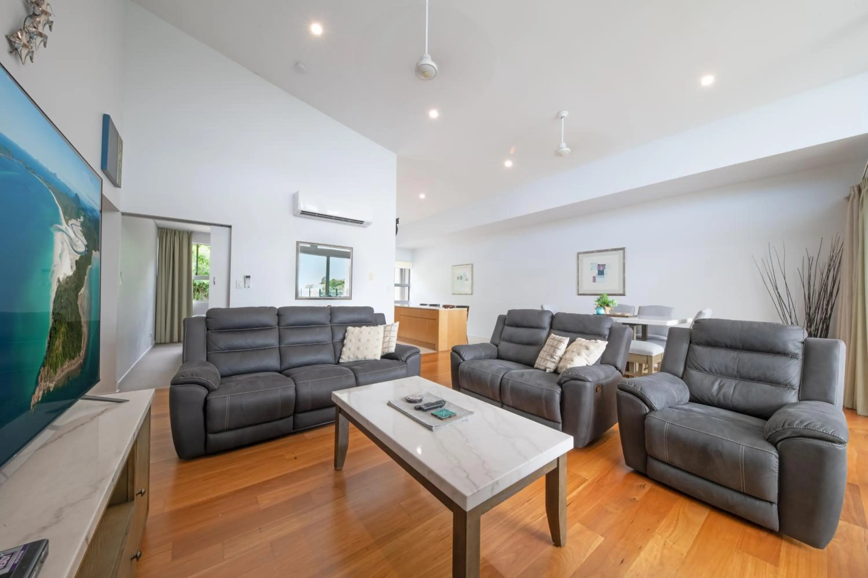 TV and multimedia in Azure Sea Whitsunday Resort