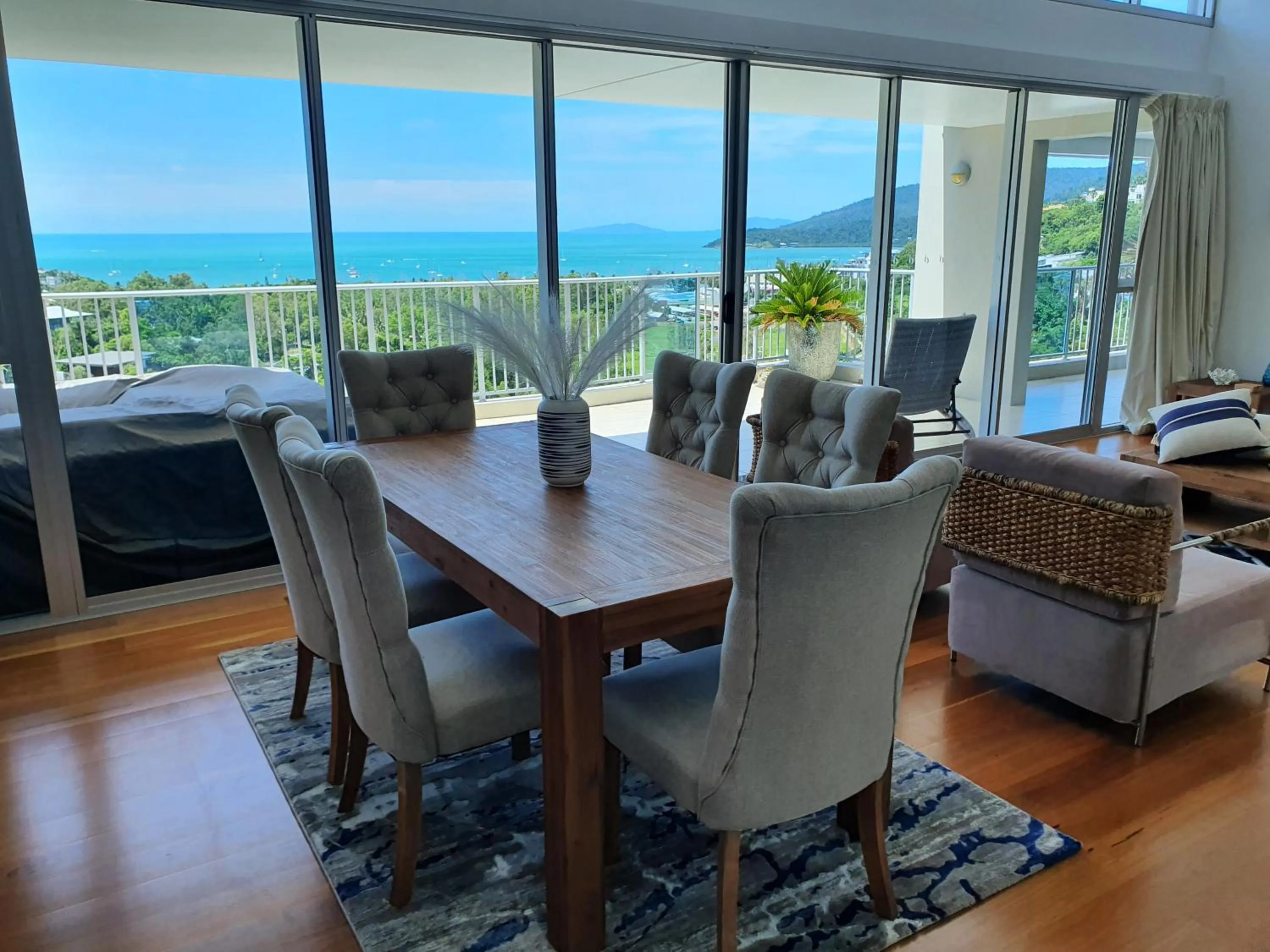 Dining area in Azure Sea Whitsunday Resort
