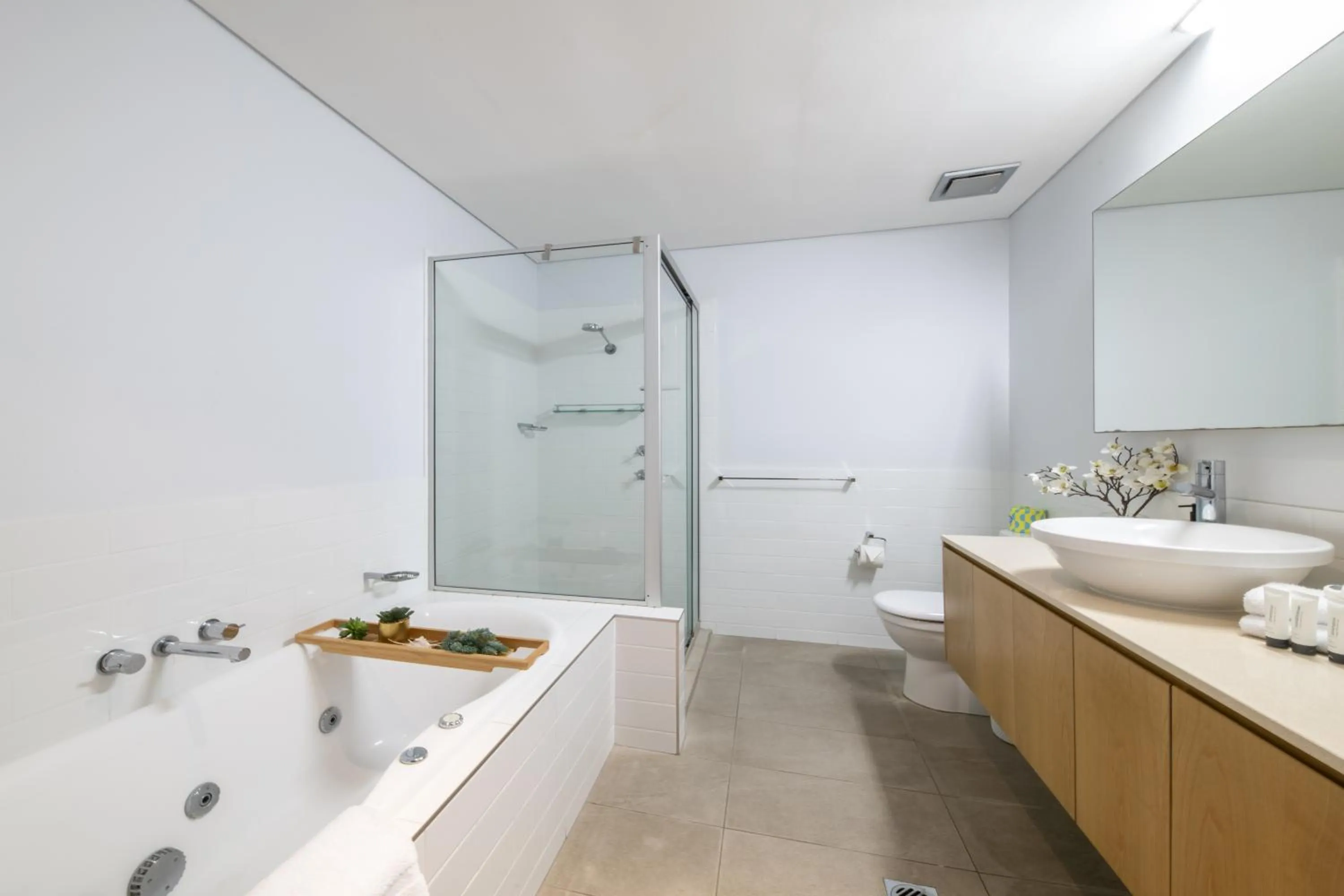 Shower in Azure Sea Whitsunday Resort