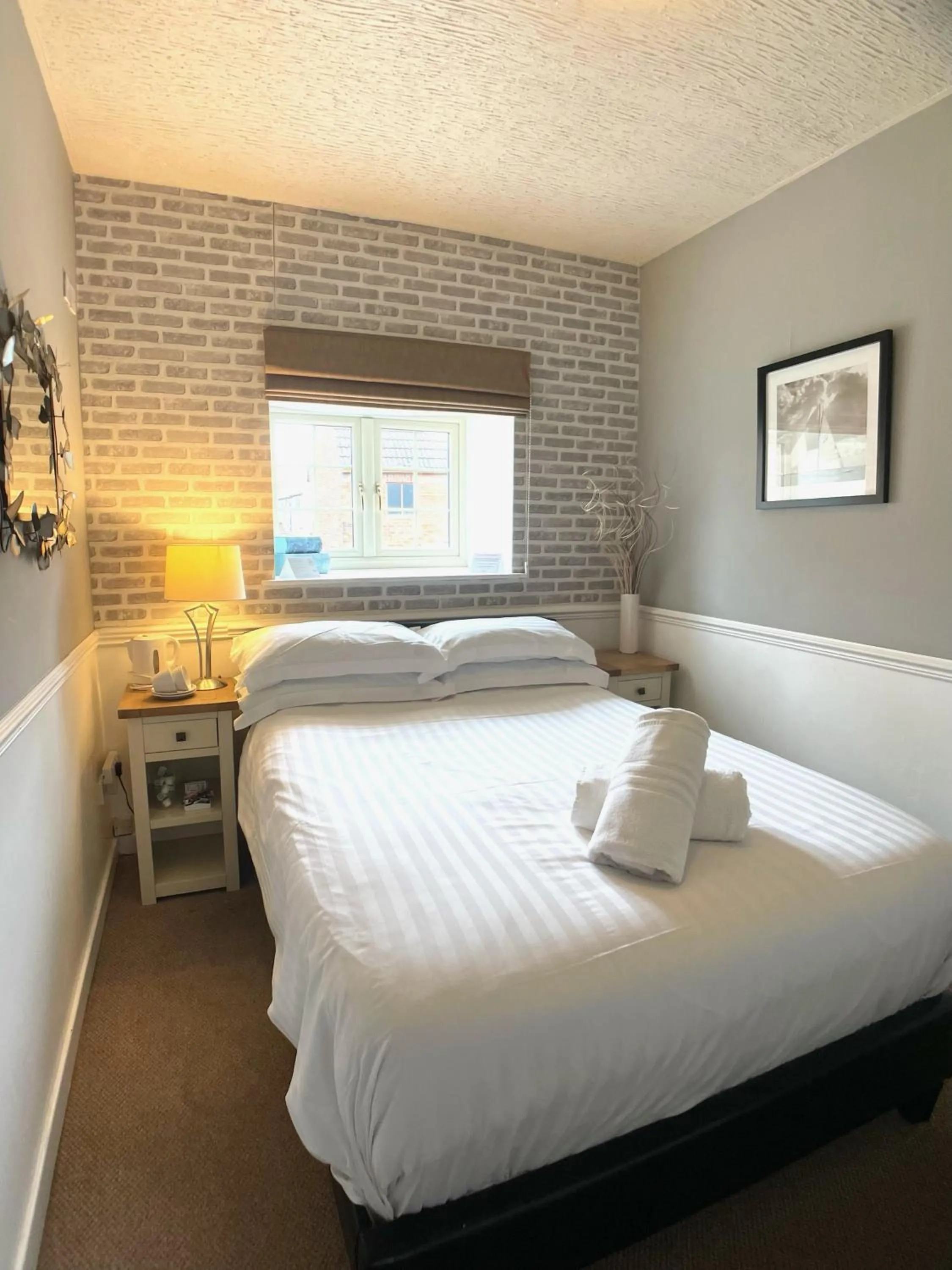 Bed in The Lawns Hotel