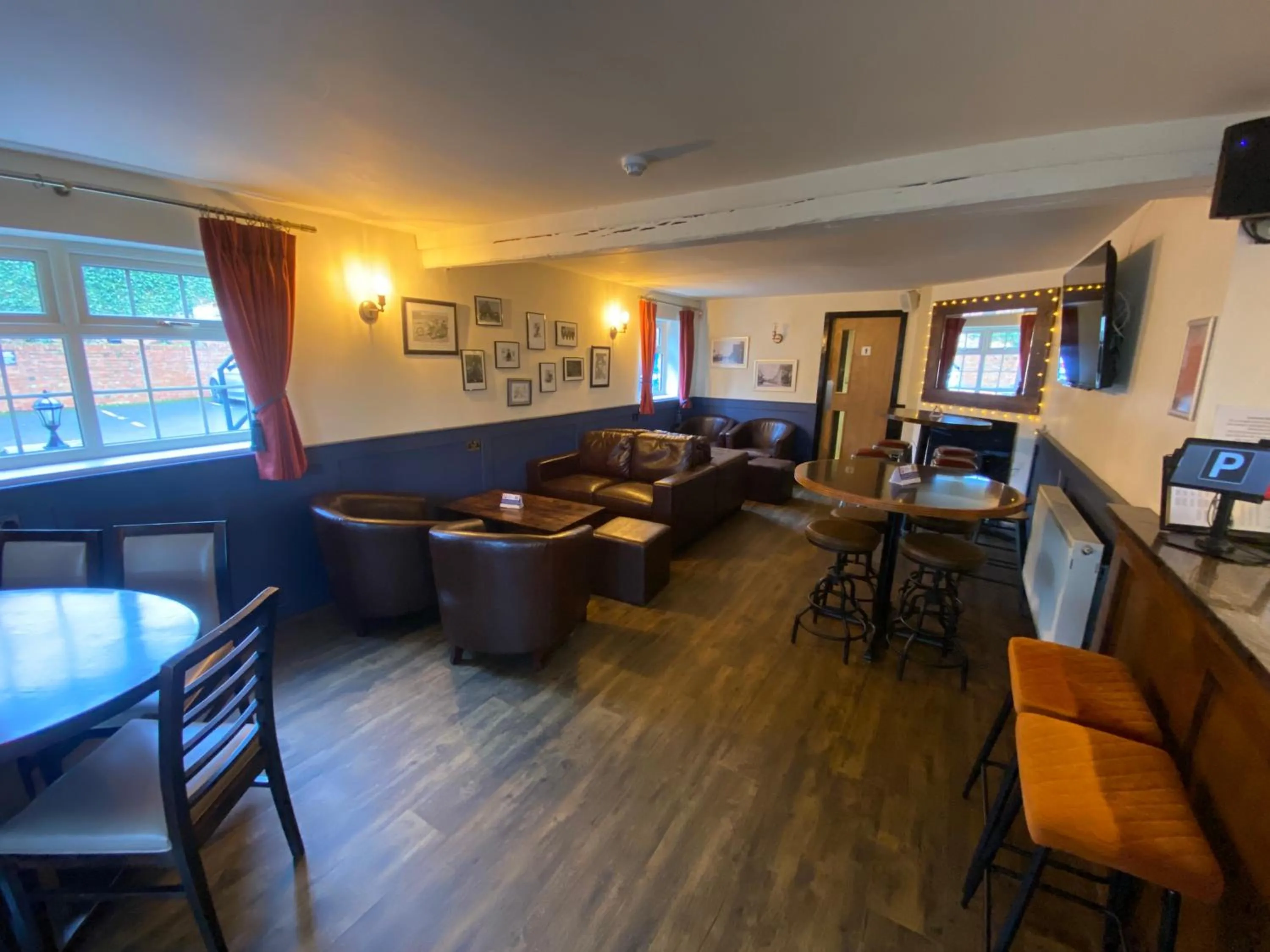 Lounge or bar in The Lawns Hotel