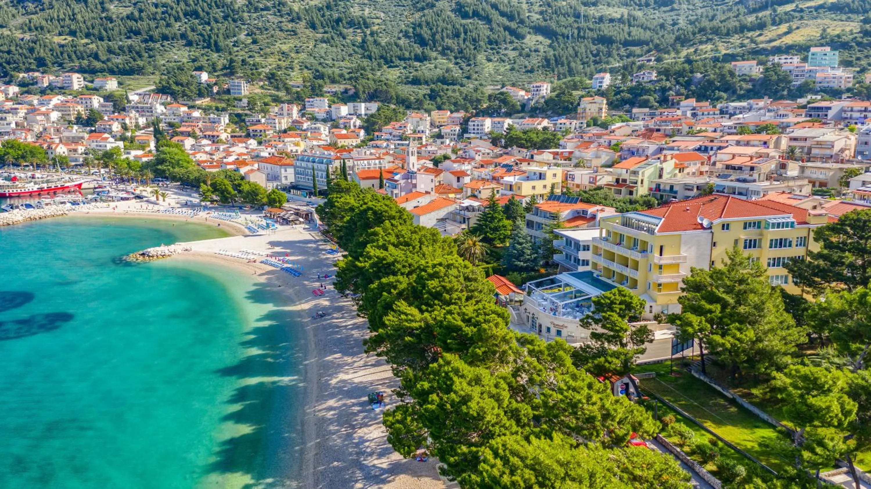 Property building in Hotel Villa Bacchus