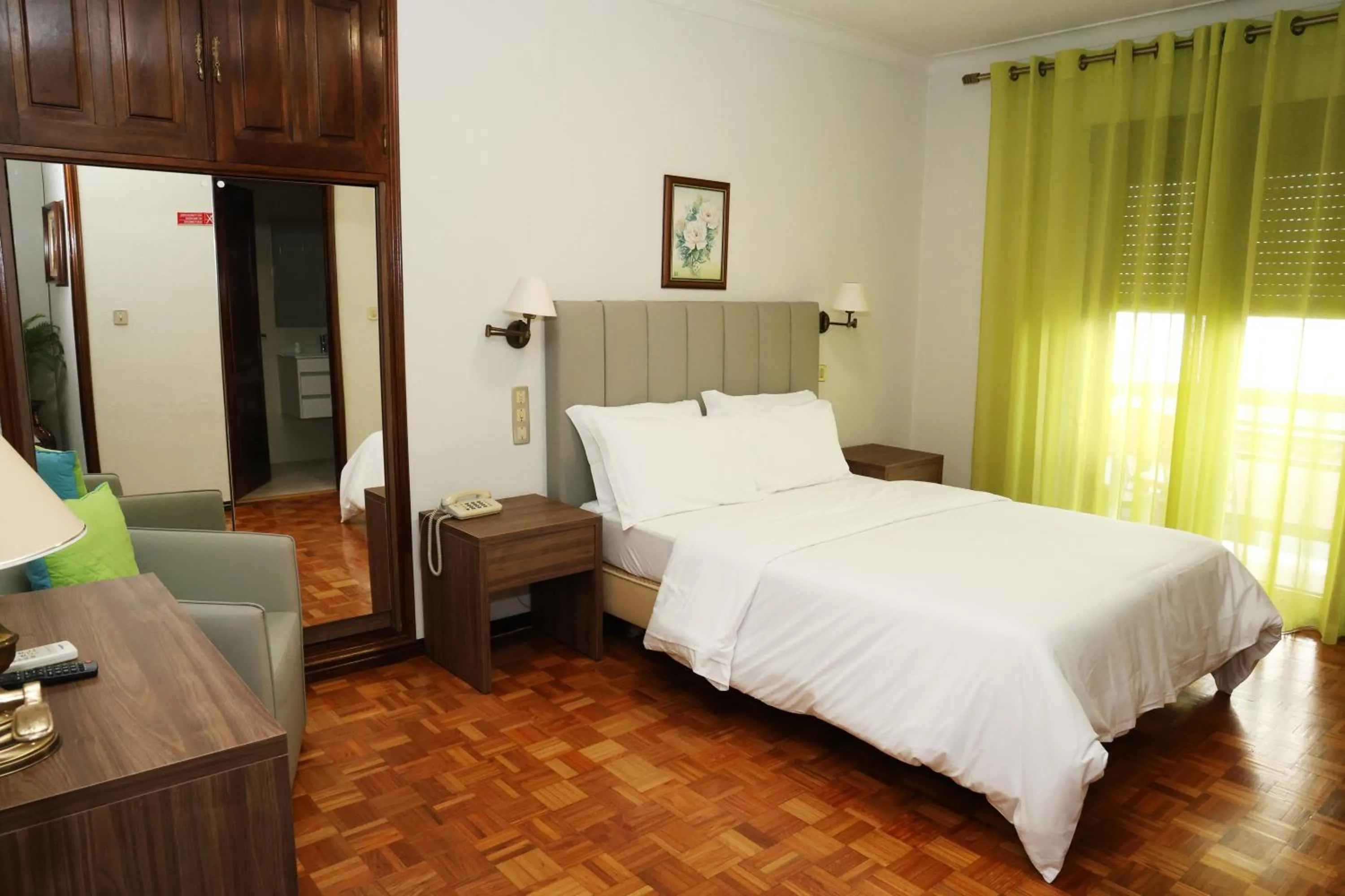 Bedroom, Bed in Hotel Ribadouro