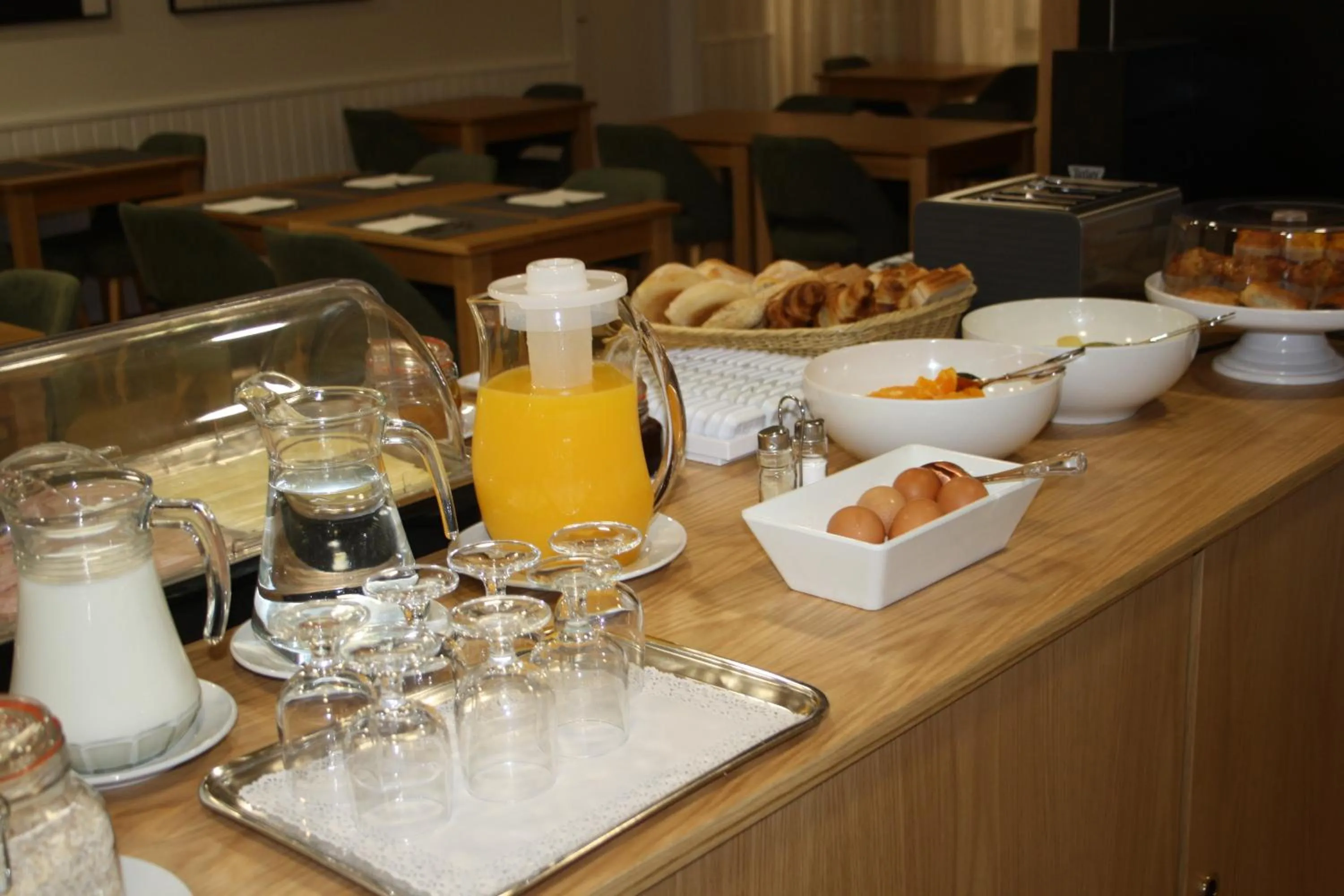 Buffet breakfast in Hotel Ribadouro