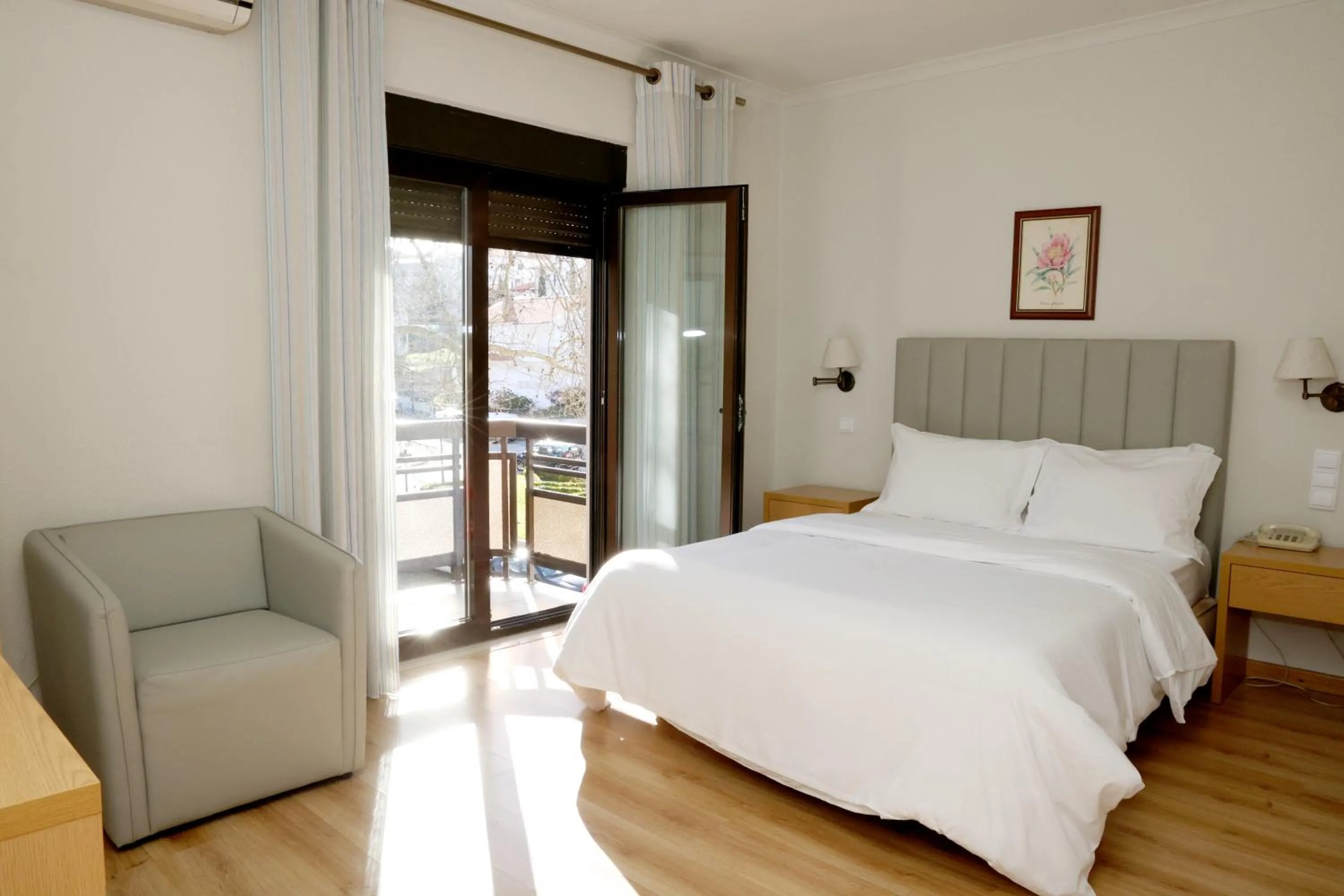 Bedroom, Bed in Hotel Ribadouro