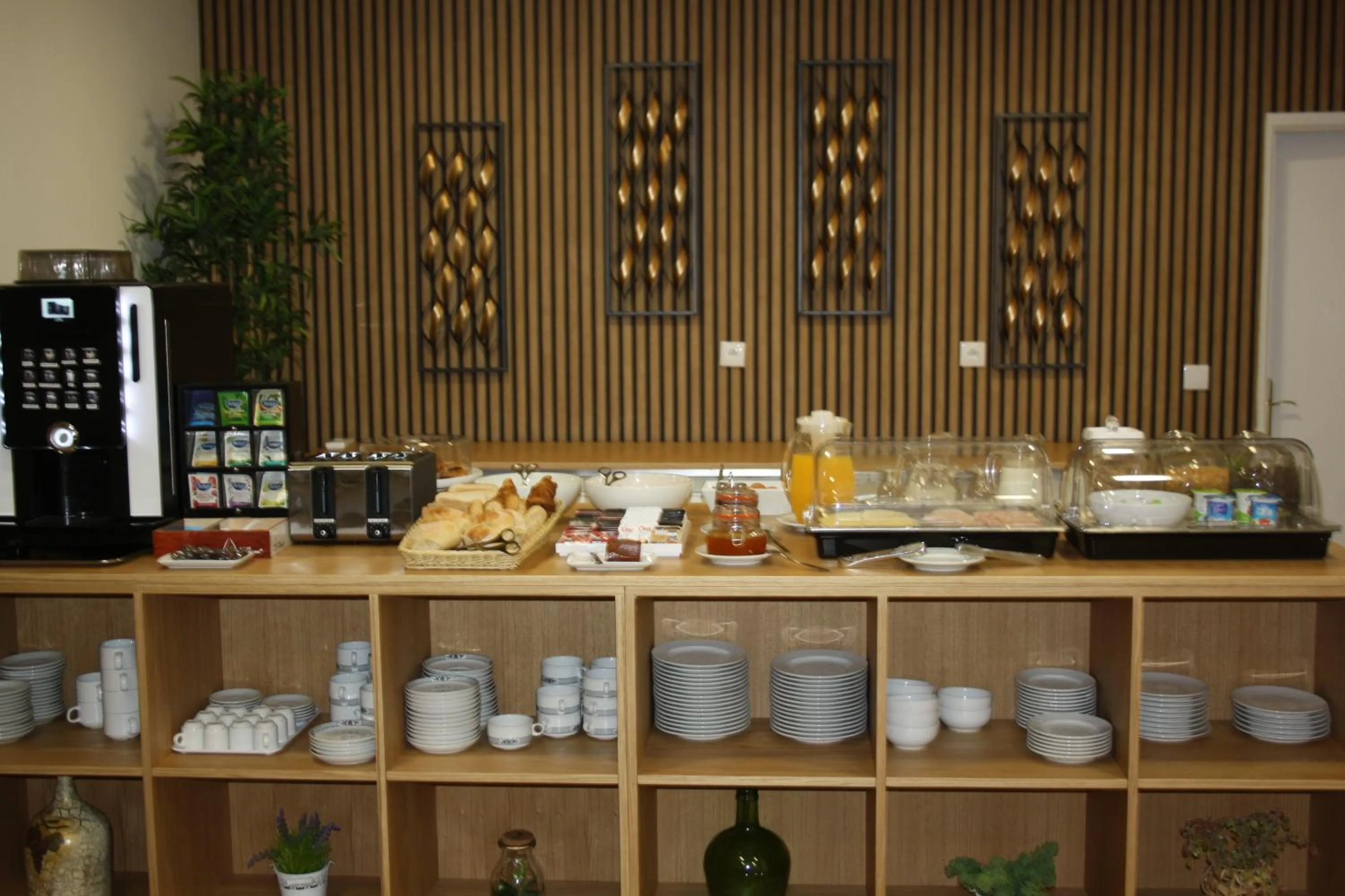 Coffee/tea facilities in Hotel Ribadouro