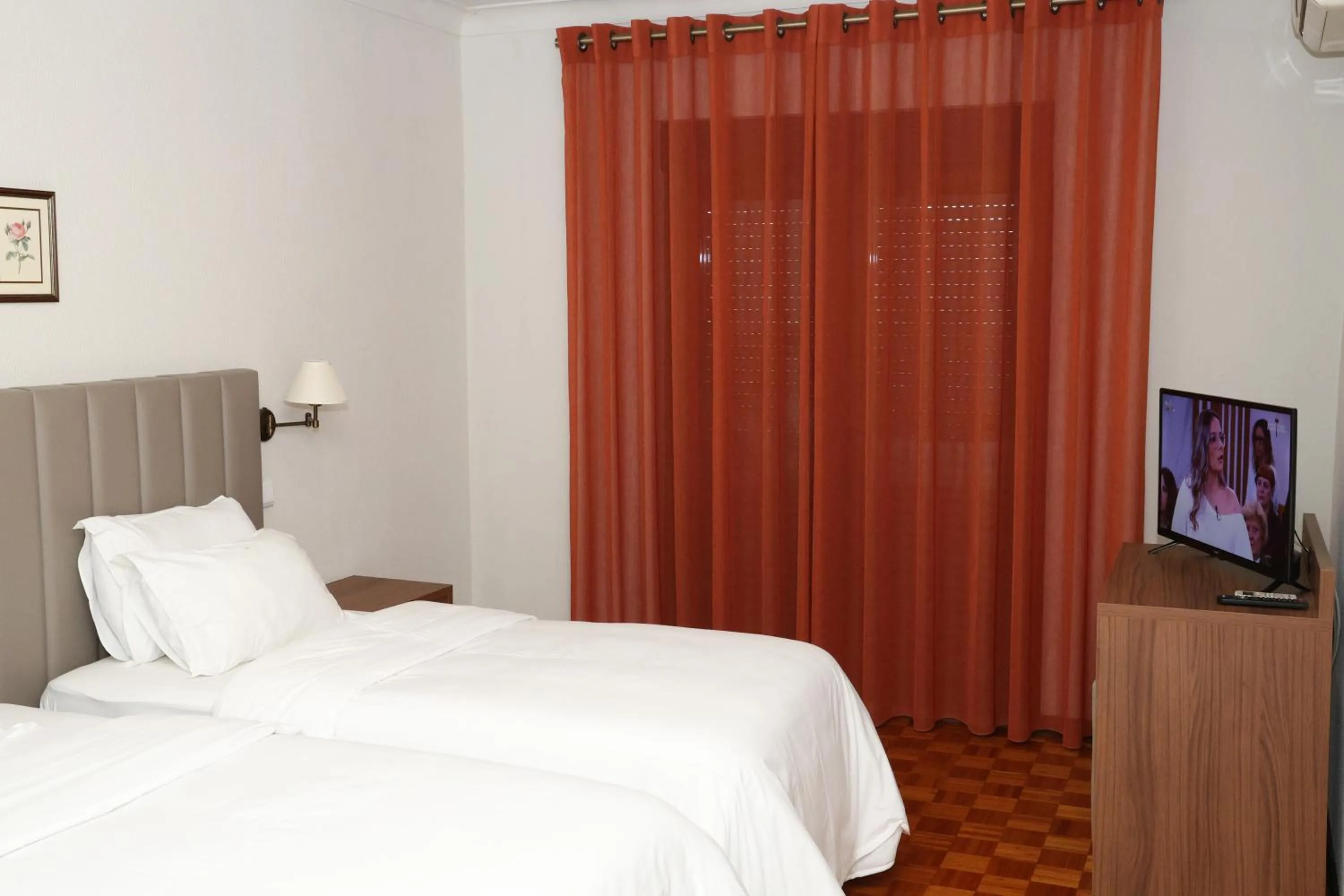 Photo of the whole room, Bed in Hotel Ribadouro