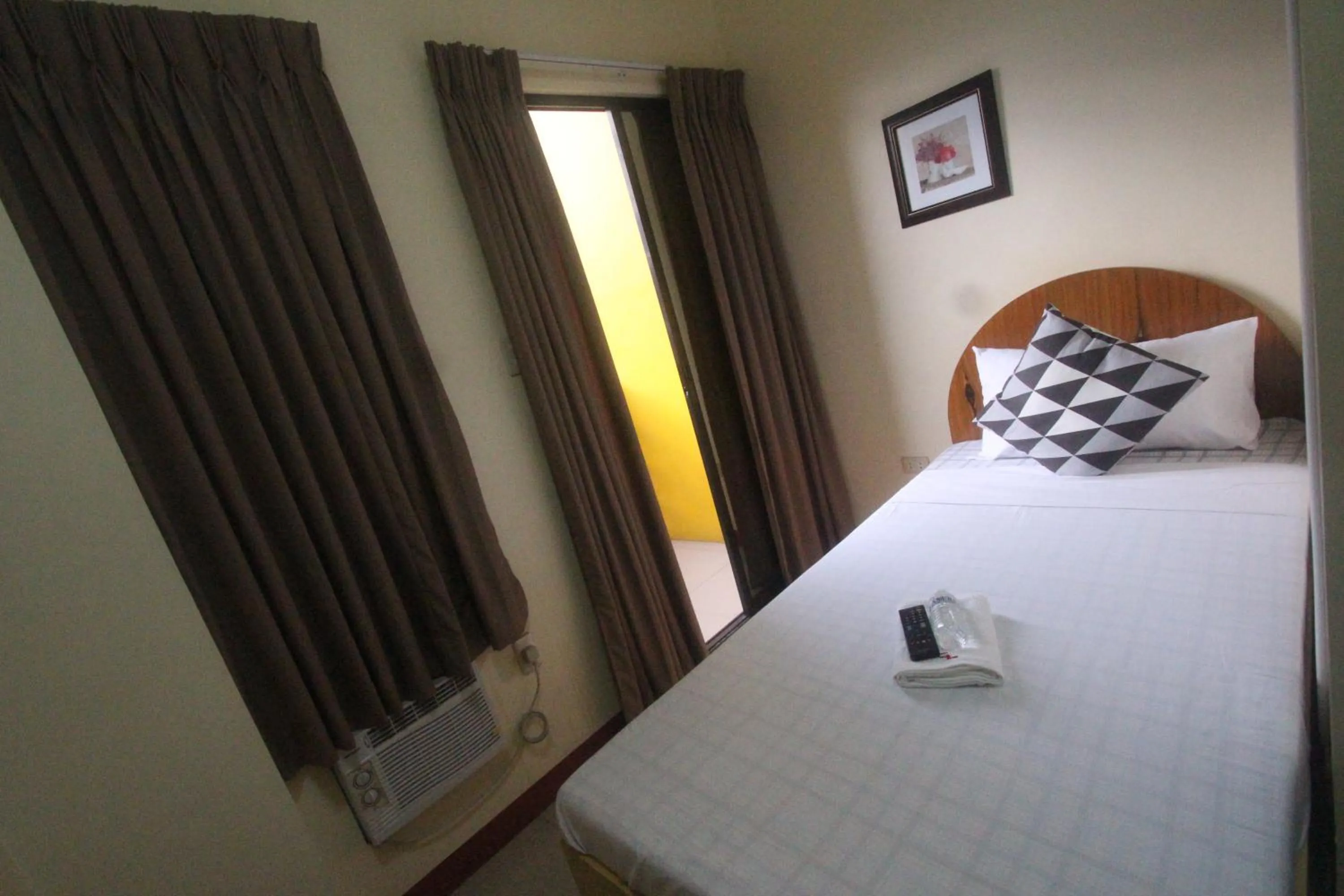 Bed in Heart Hotel and Services