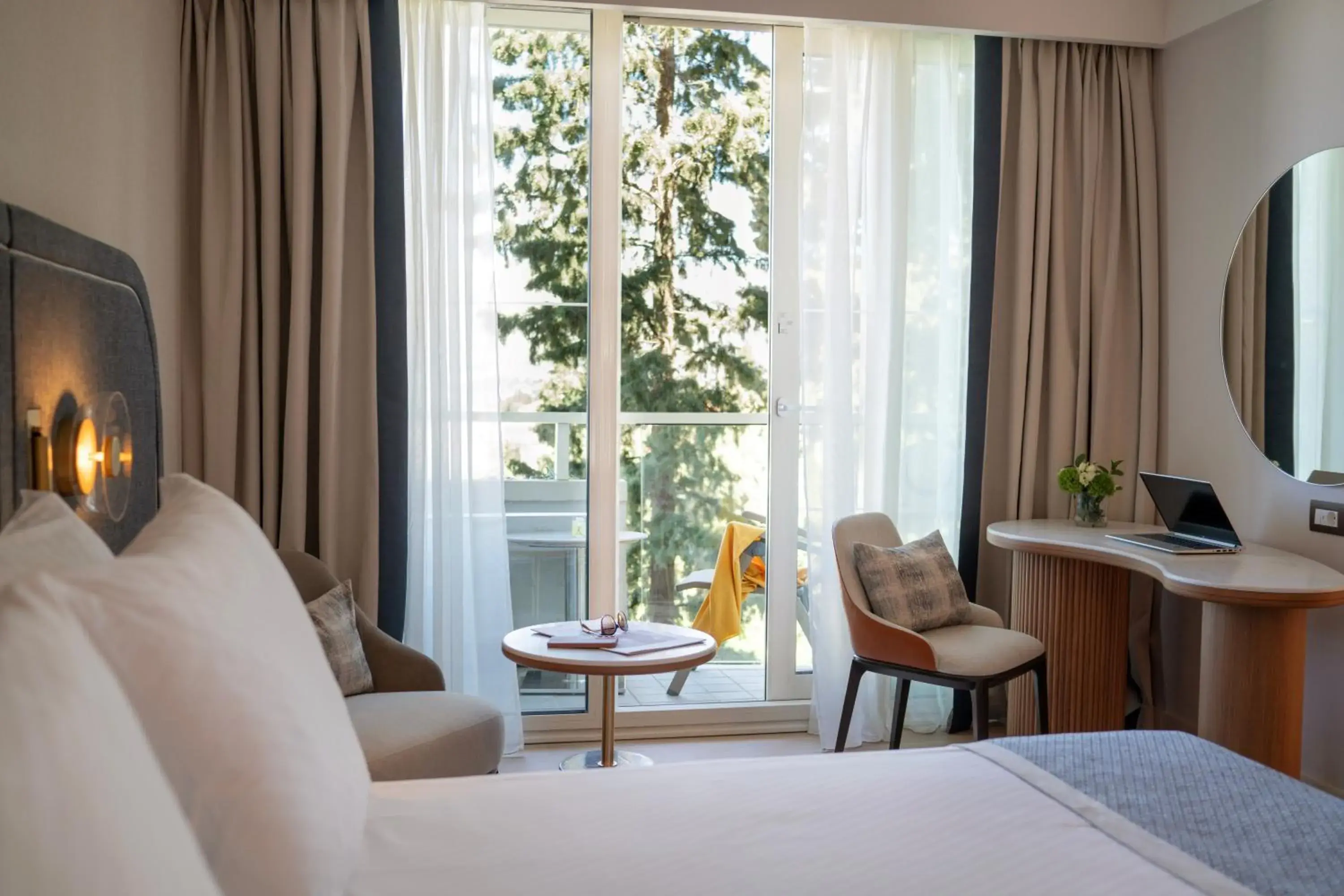 Classic Plus Room with Balcony in Hotel Croatia Classic Plus Room with Balcony in Hotel Croatia