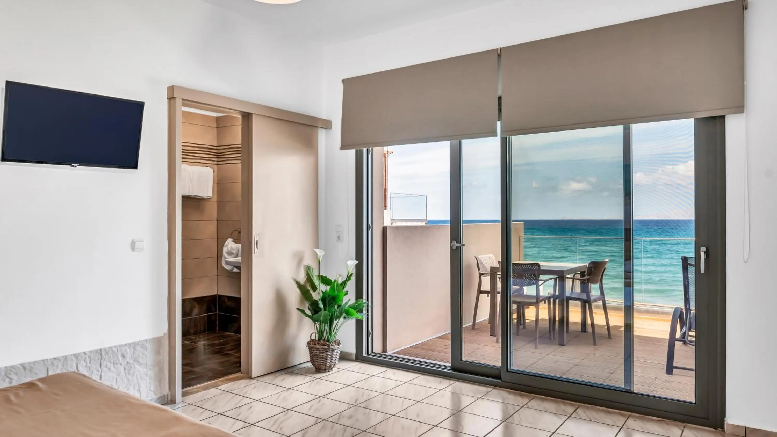 Bedroom in Almare Beach