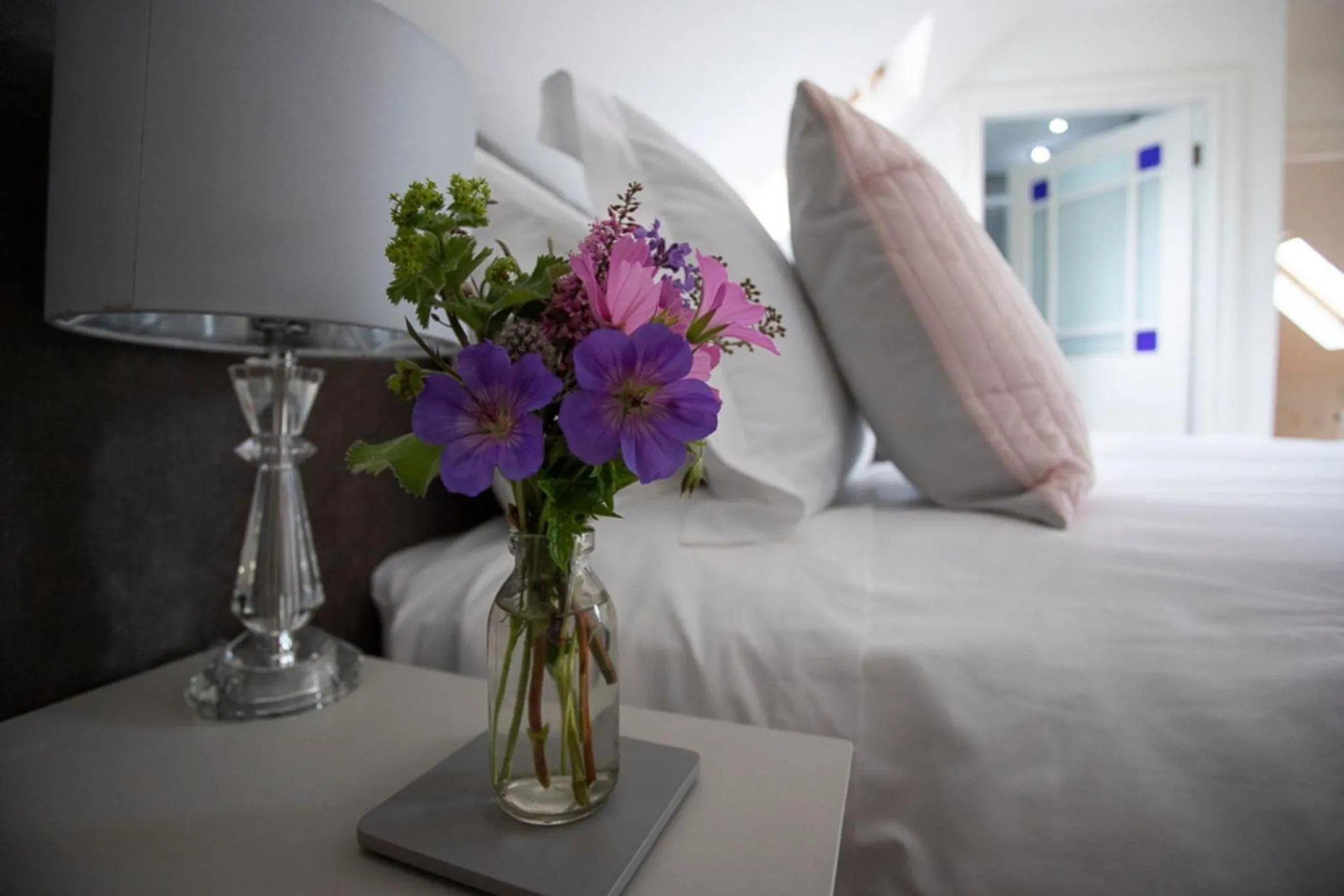 Bedroom, Bed in Bay Tree Cottage