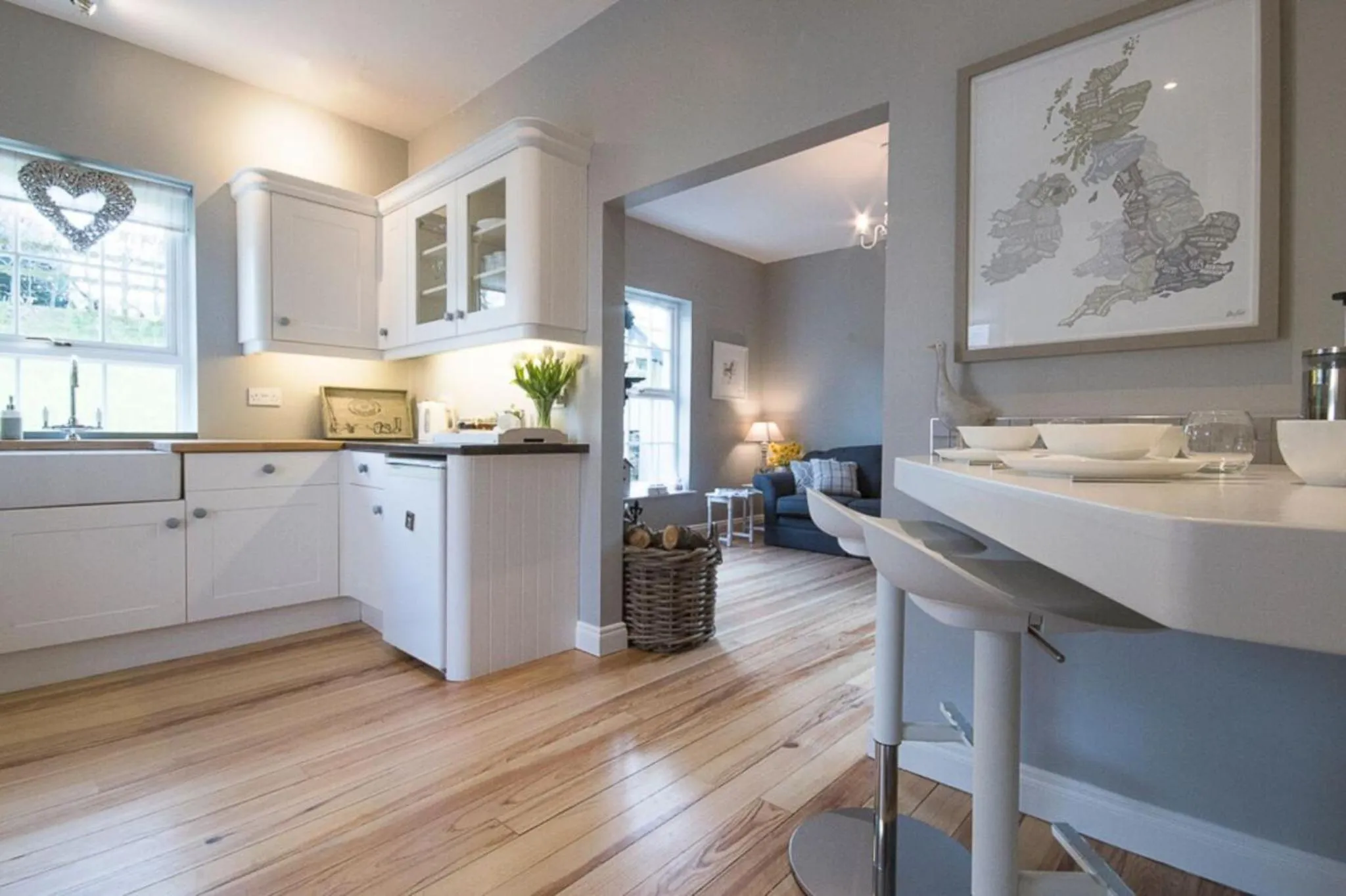 Kitchen or kitchenette in Bay Tree Cottage