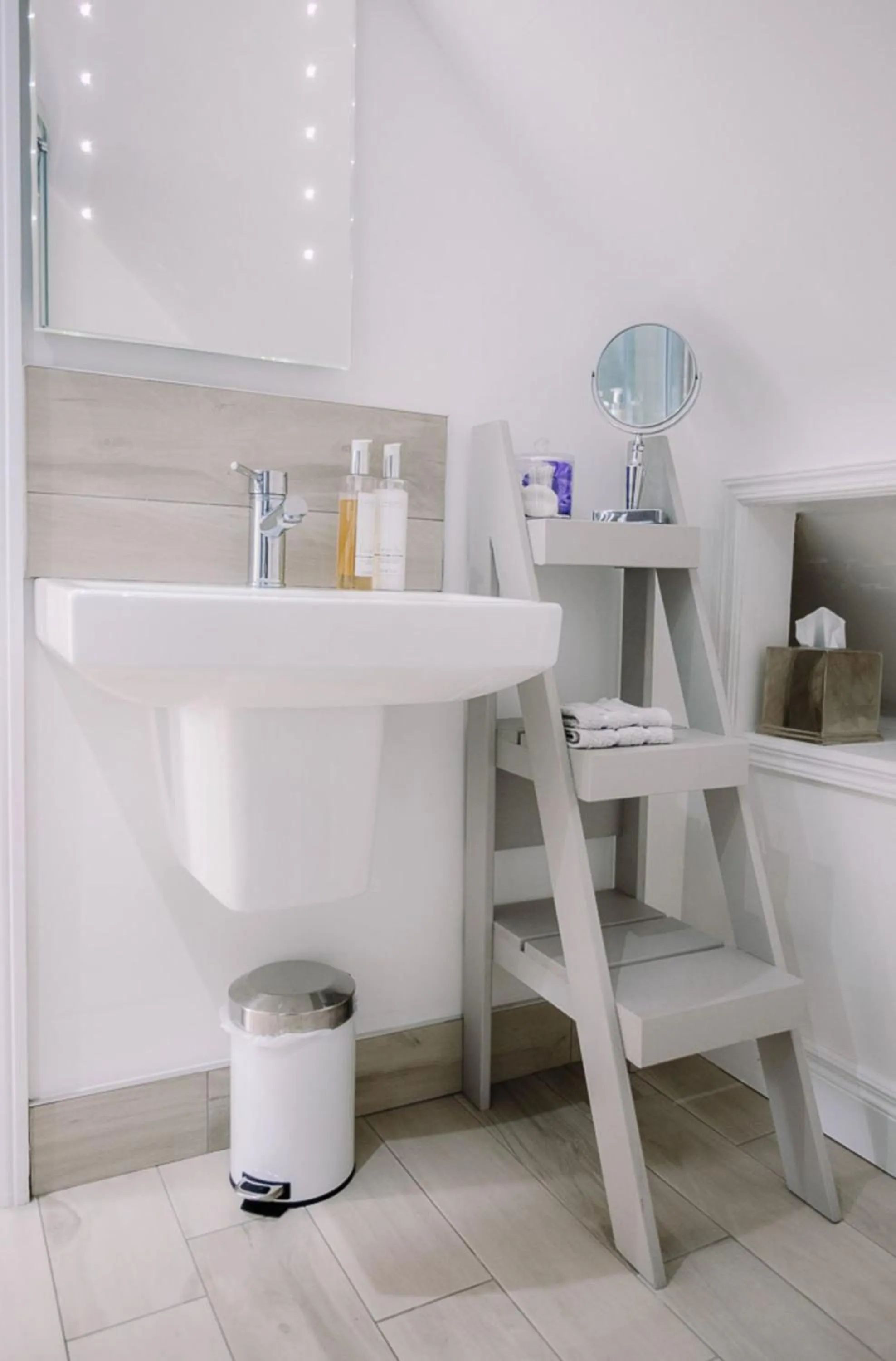 Bathroom in Bay Tree Cottage