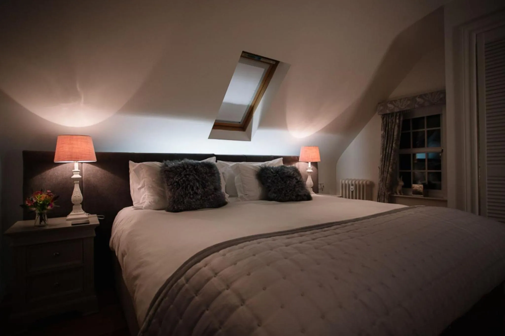 Bedroom, Bed in Bay Tree Cottage