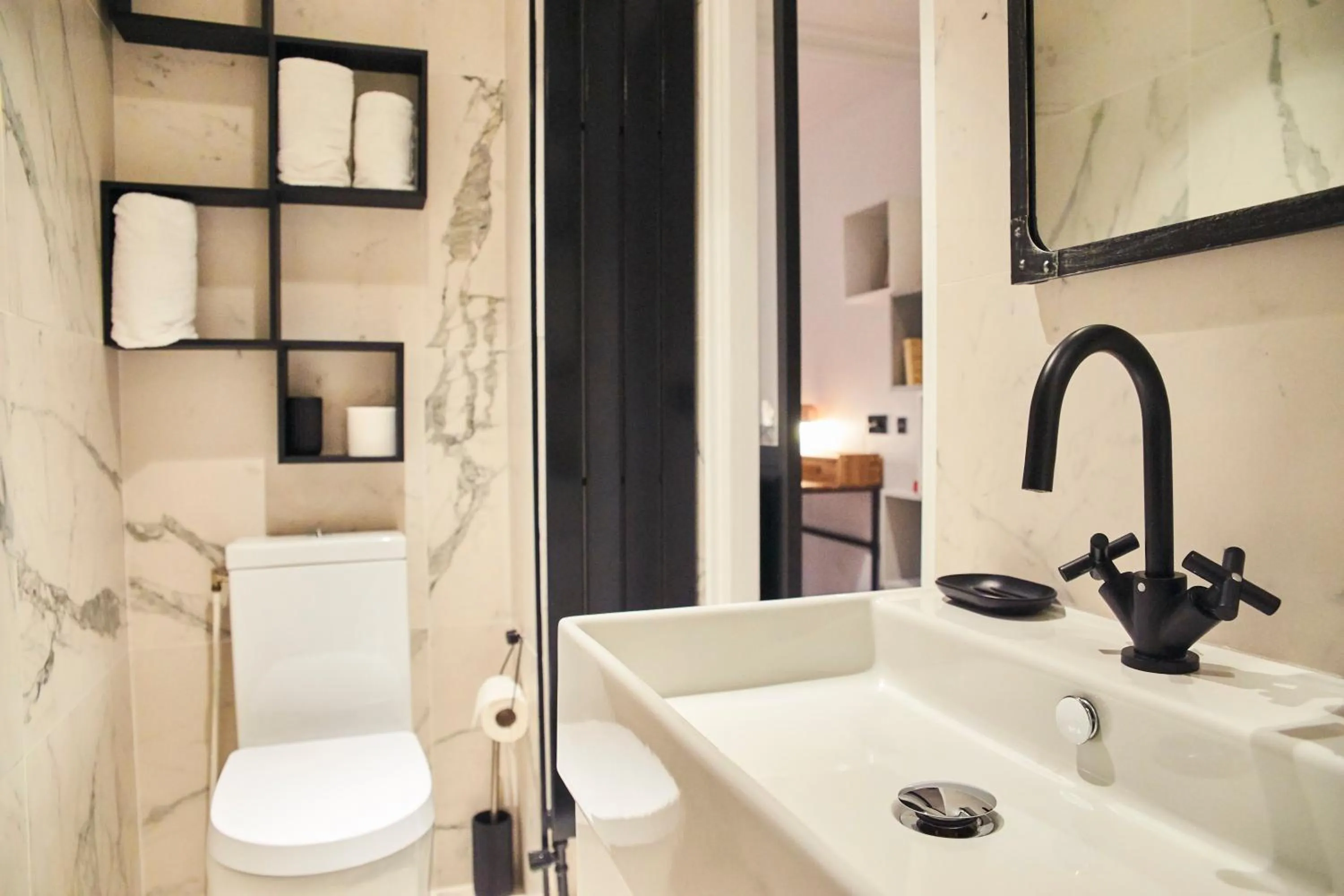 Bathroom in Madrigal