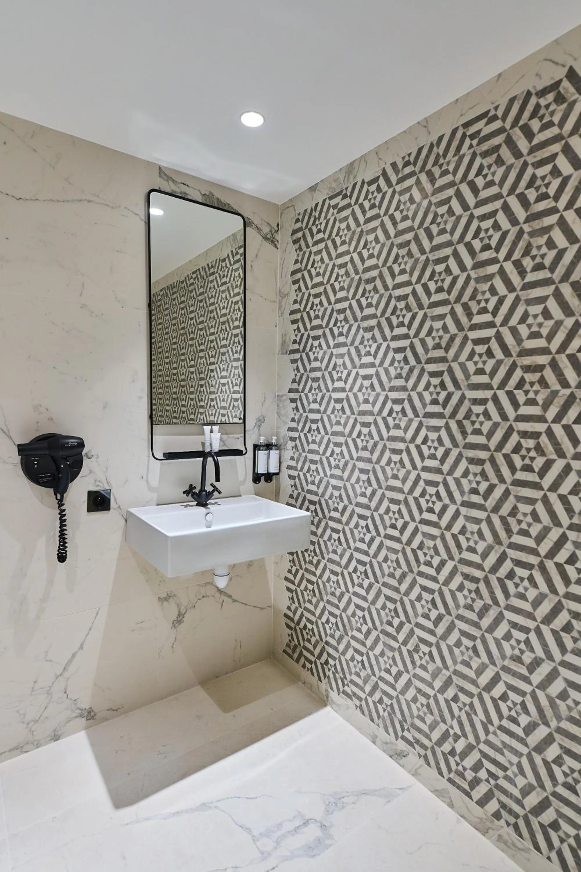 Bathroom in Madrigal