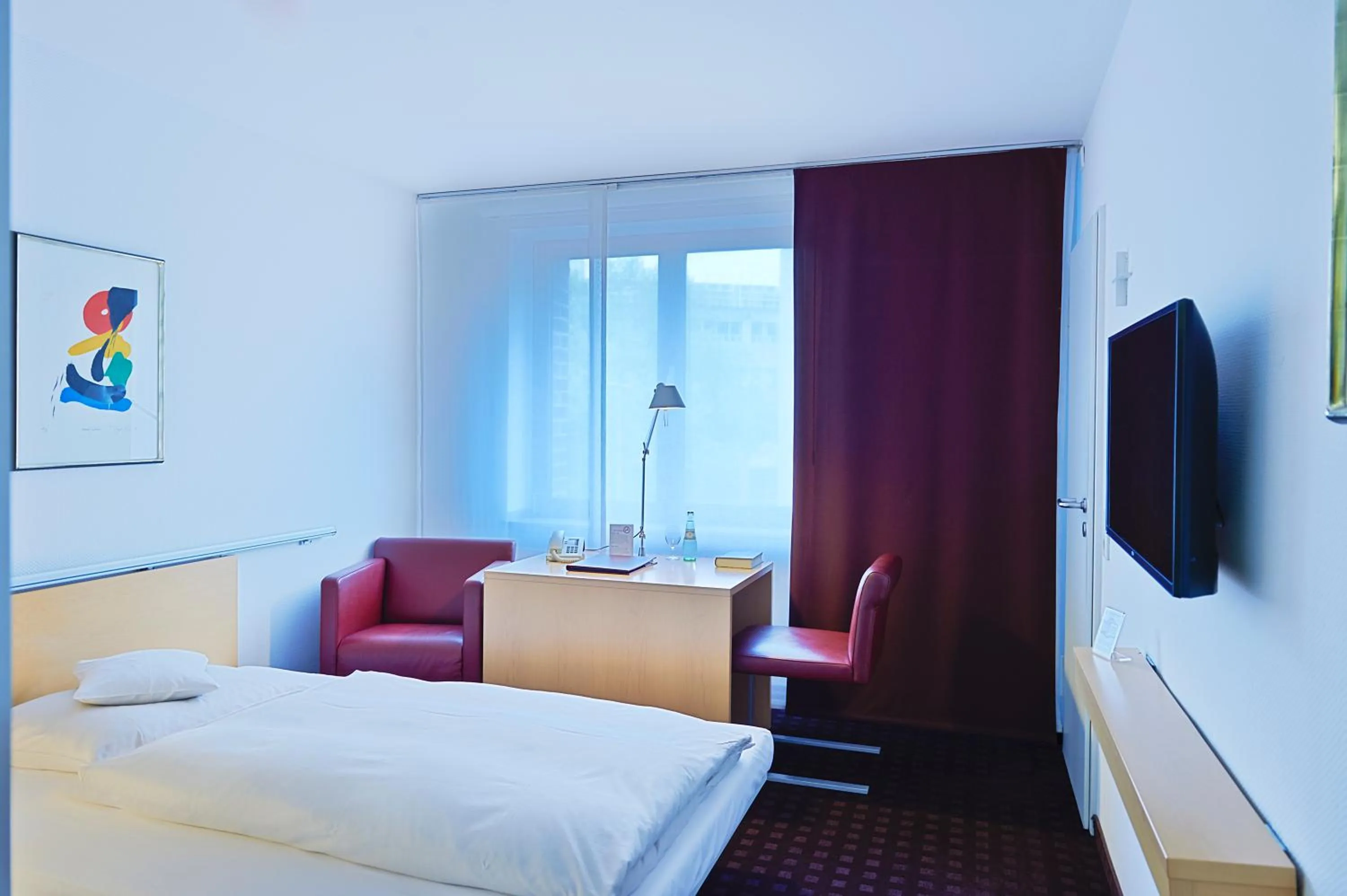 Photo of the whole room, Bed in Maternushaus