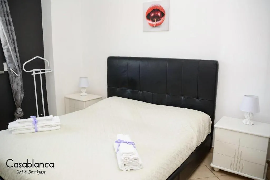 Bed in Casablanca Bed & Breakfast