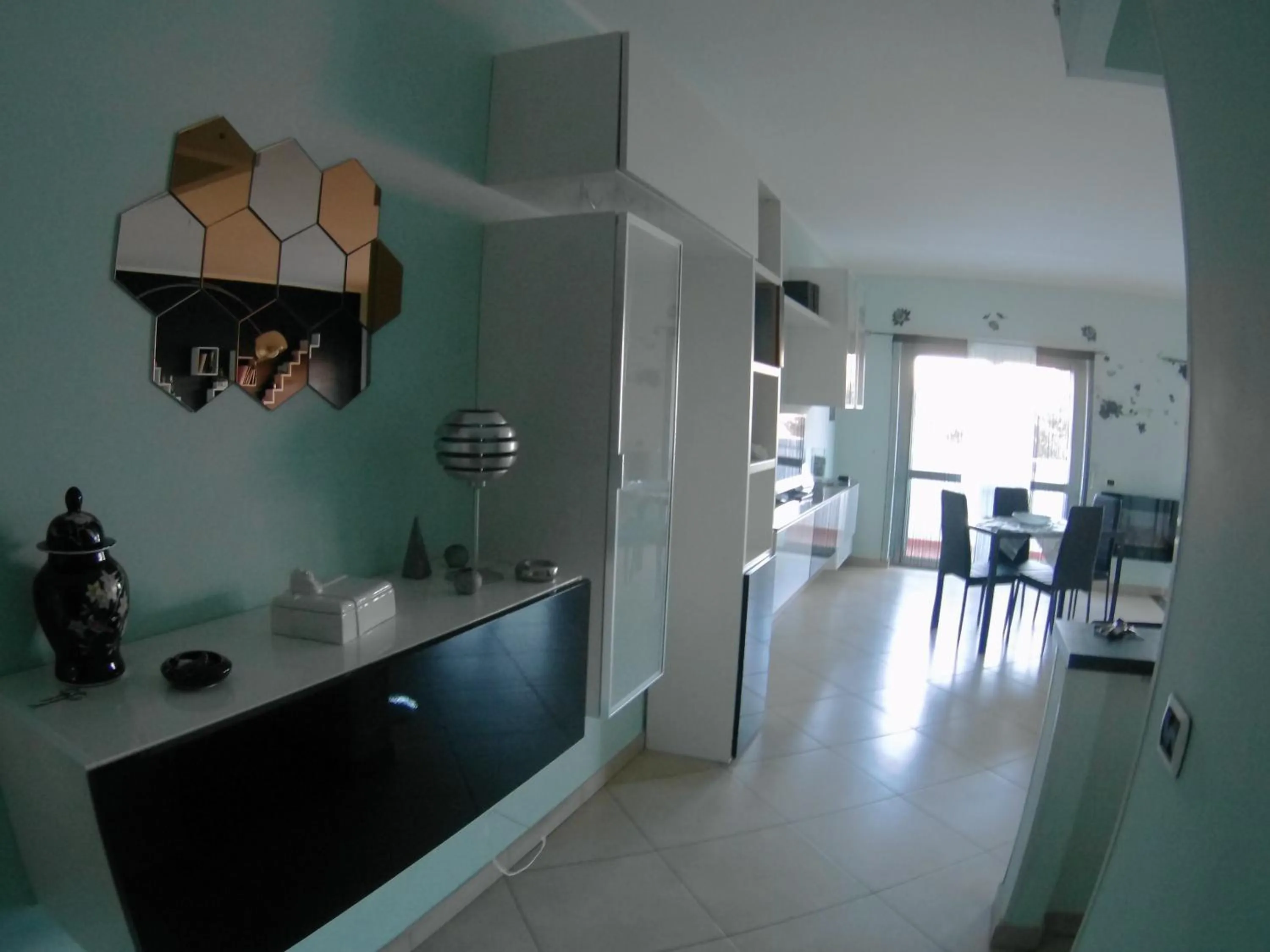 Communal lounge/ TV room in Casablanca Bed & Breakfast