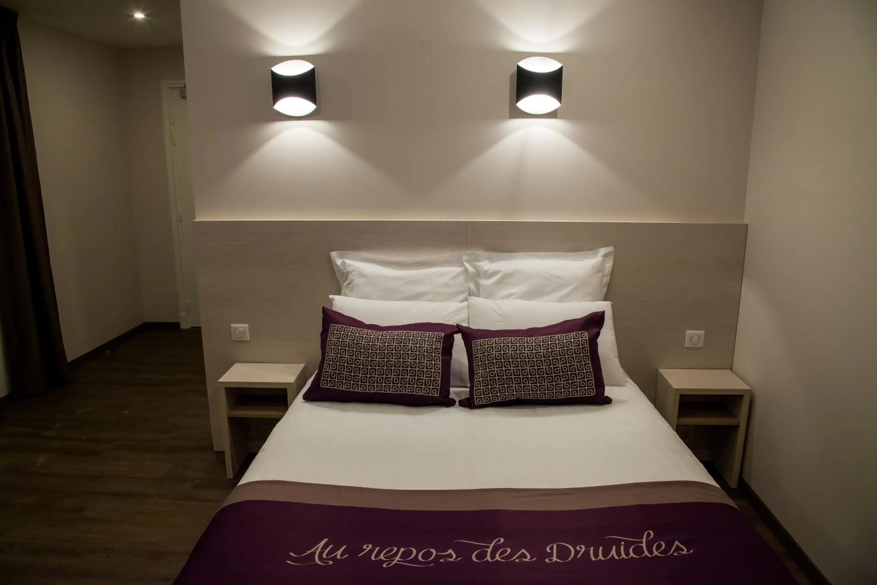 Bed in The Originals City, le Relais des Carnutes Brezolles Verneuil sur Avre