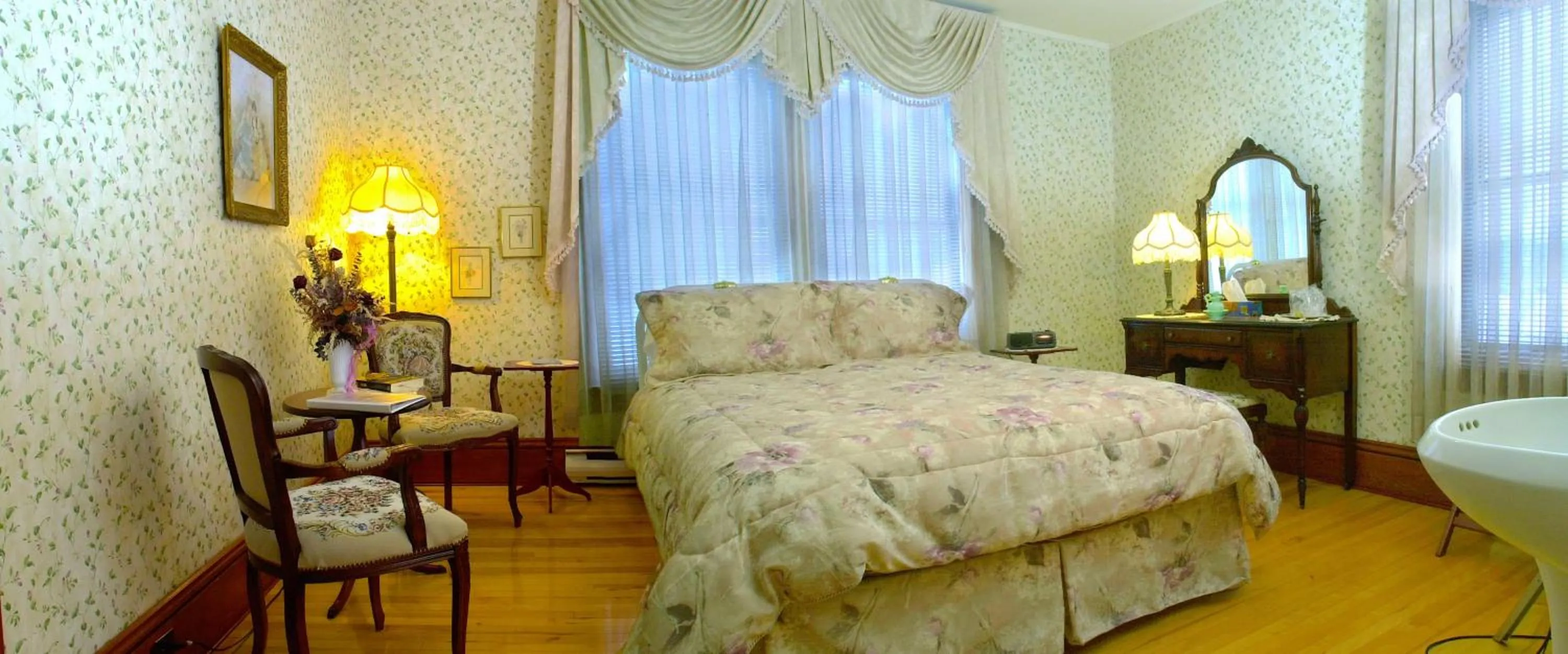 Bedroom, Bed in Le Griffon