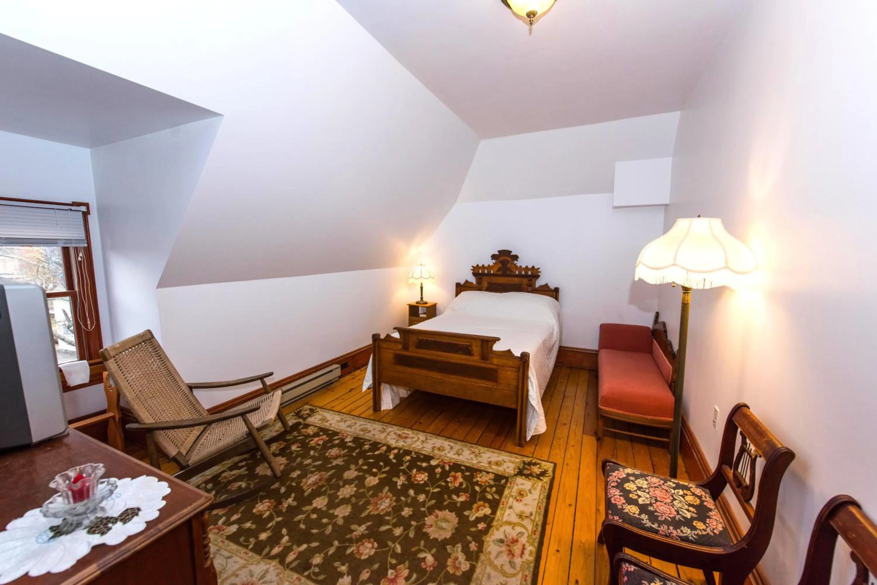 Property building, Bed in Le Griffon