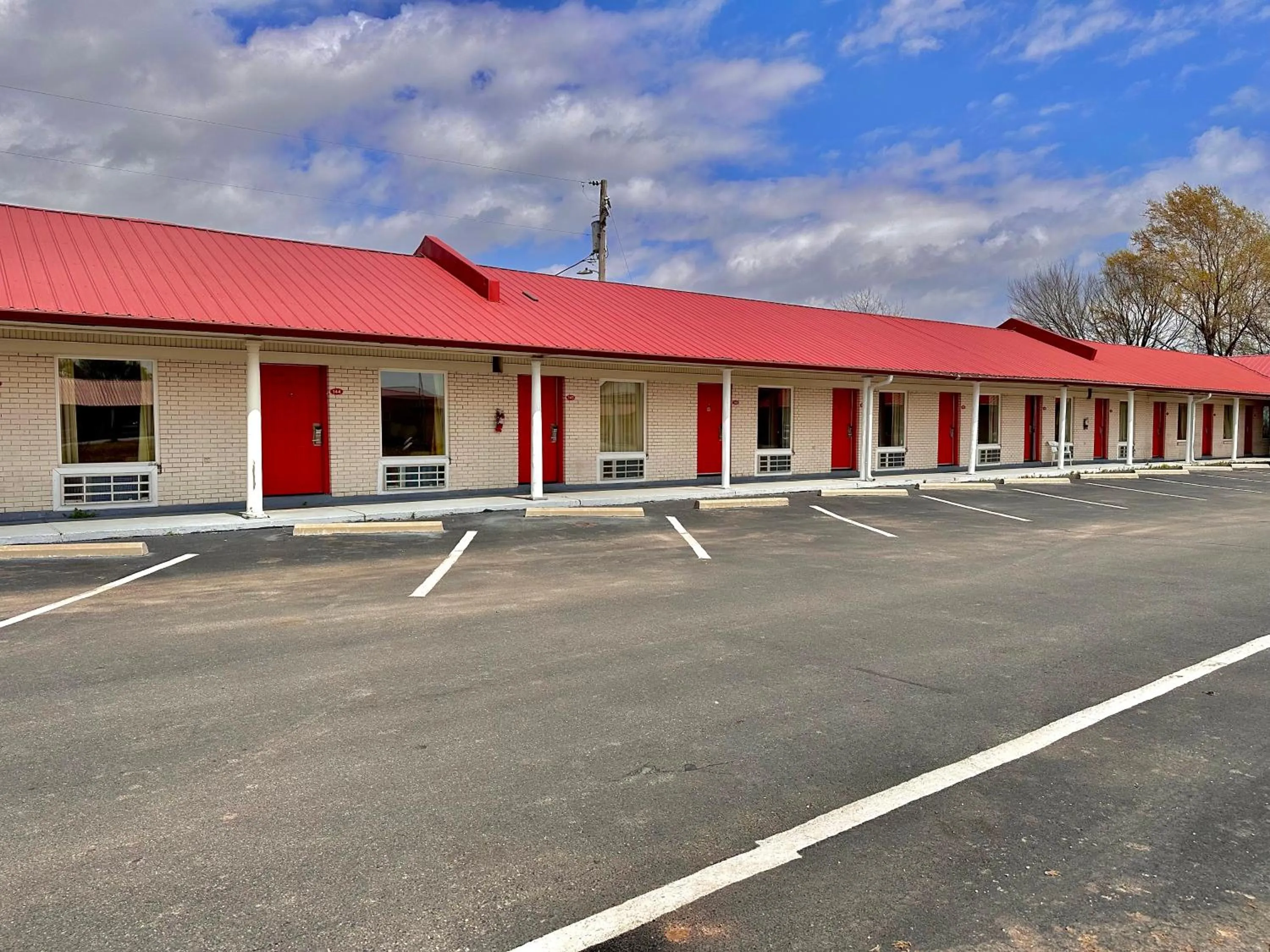Property building in Relax Inn Mcgehee