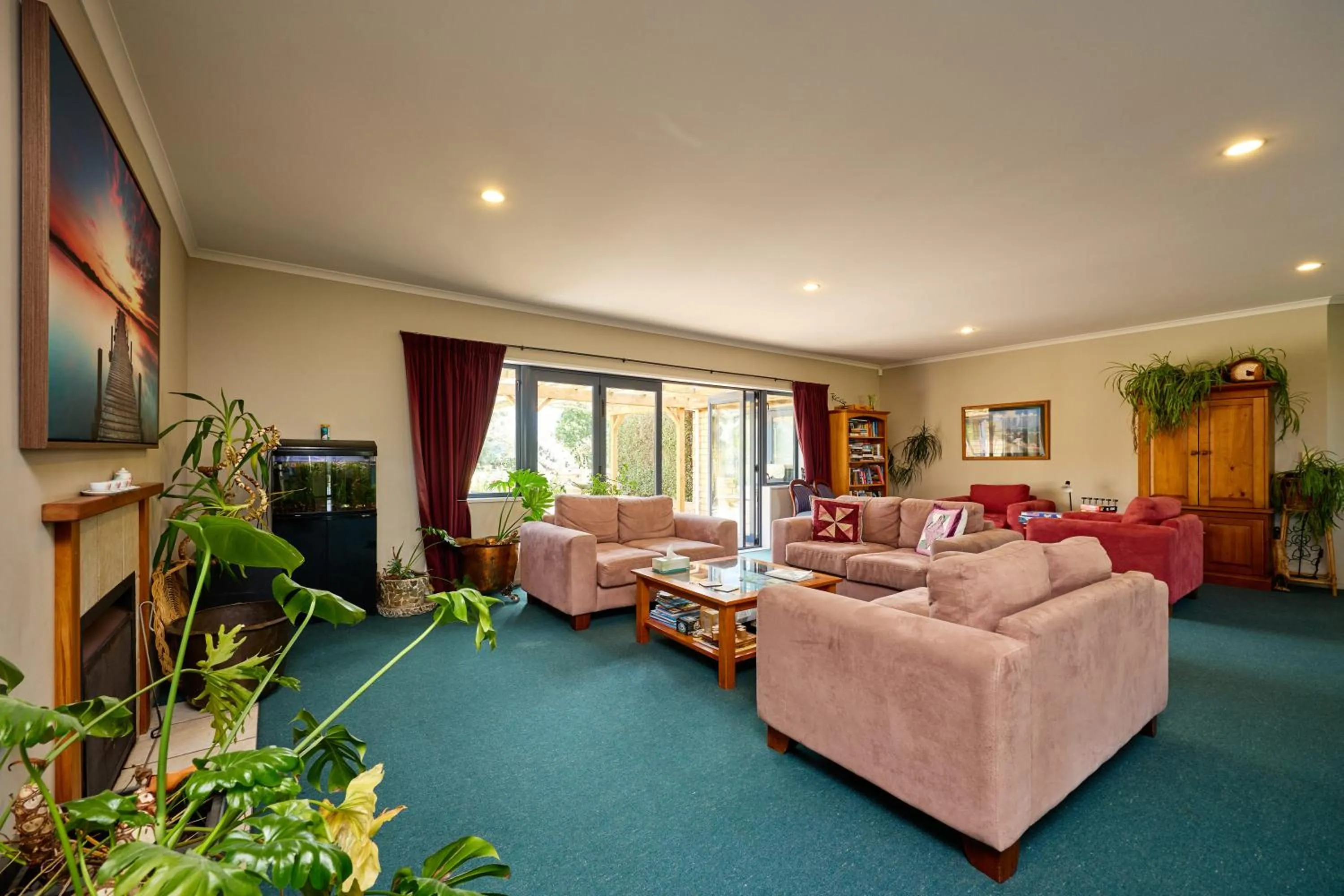 Communal lounge/ TV room in Awatea Country Bed & Breakfast