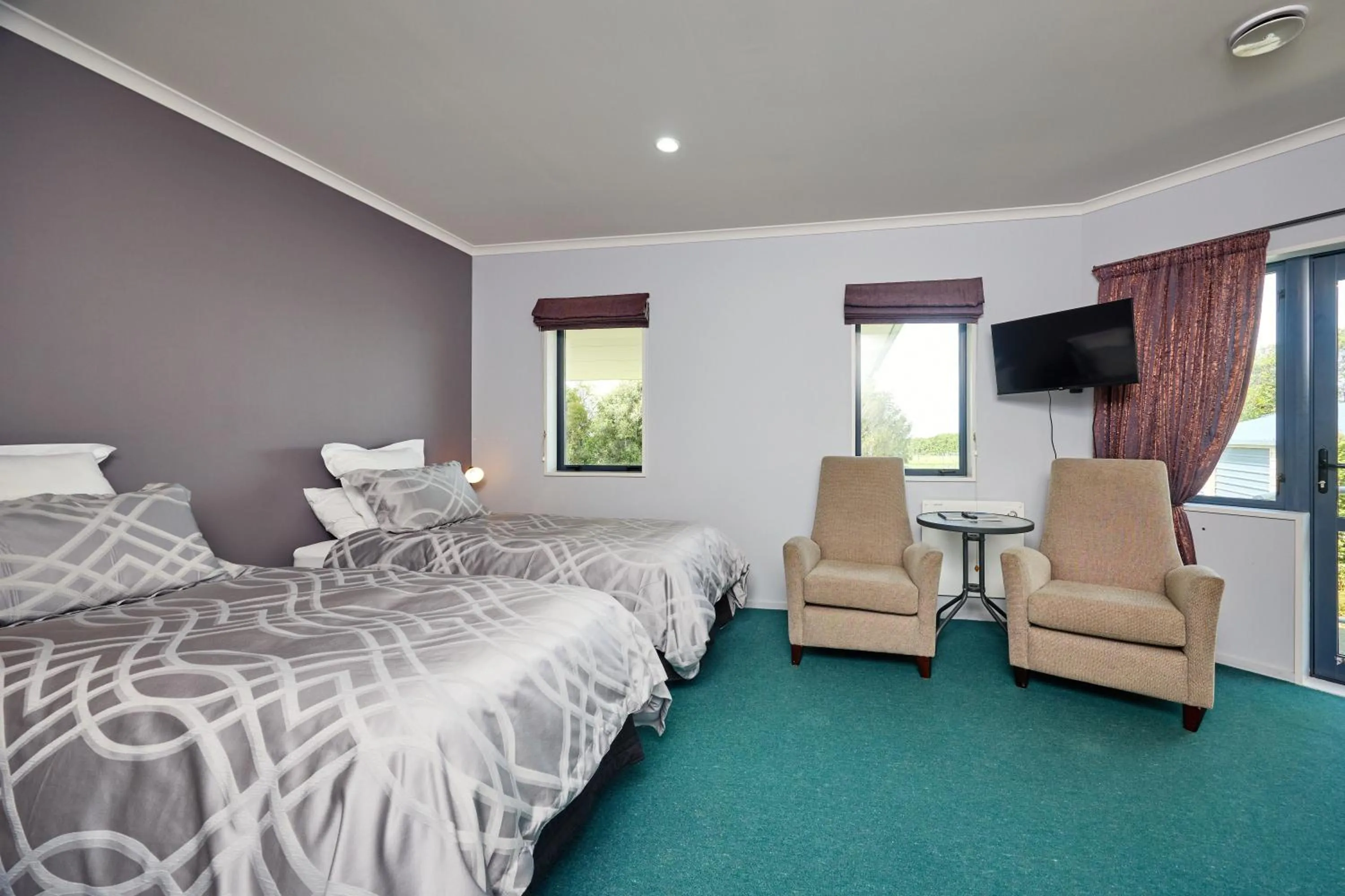 Bed in Awatea Country Bed & Breakfast