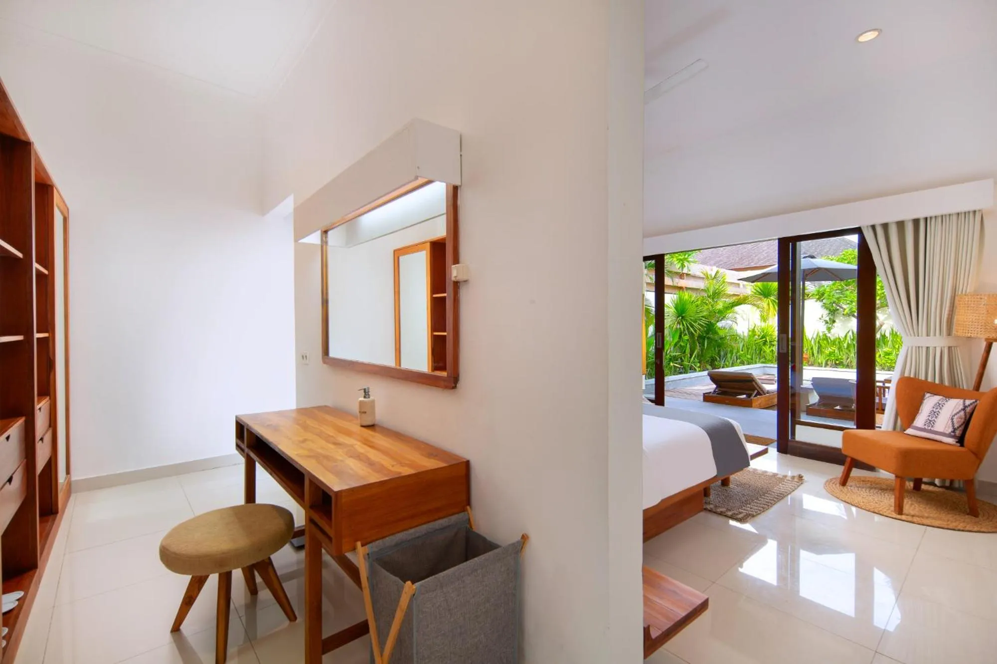 wardrobe in Utara Villas