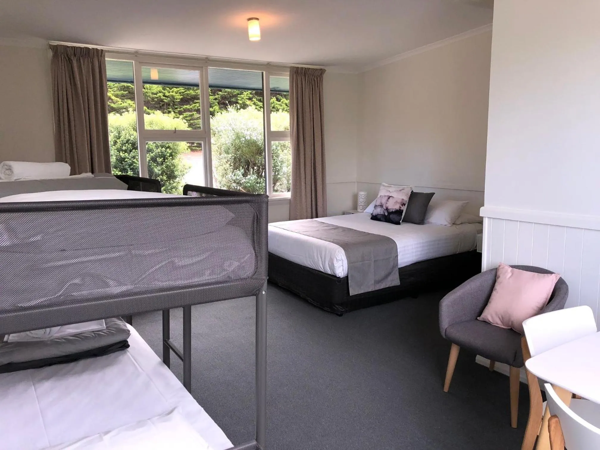 Bed in Orford Blue Waters Hotel