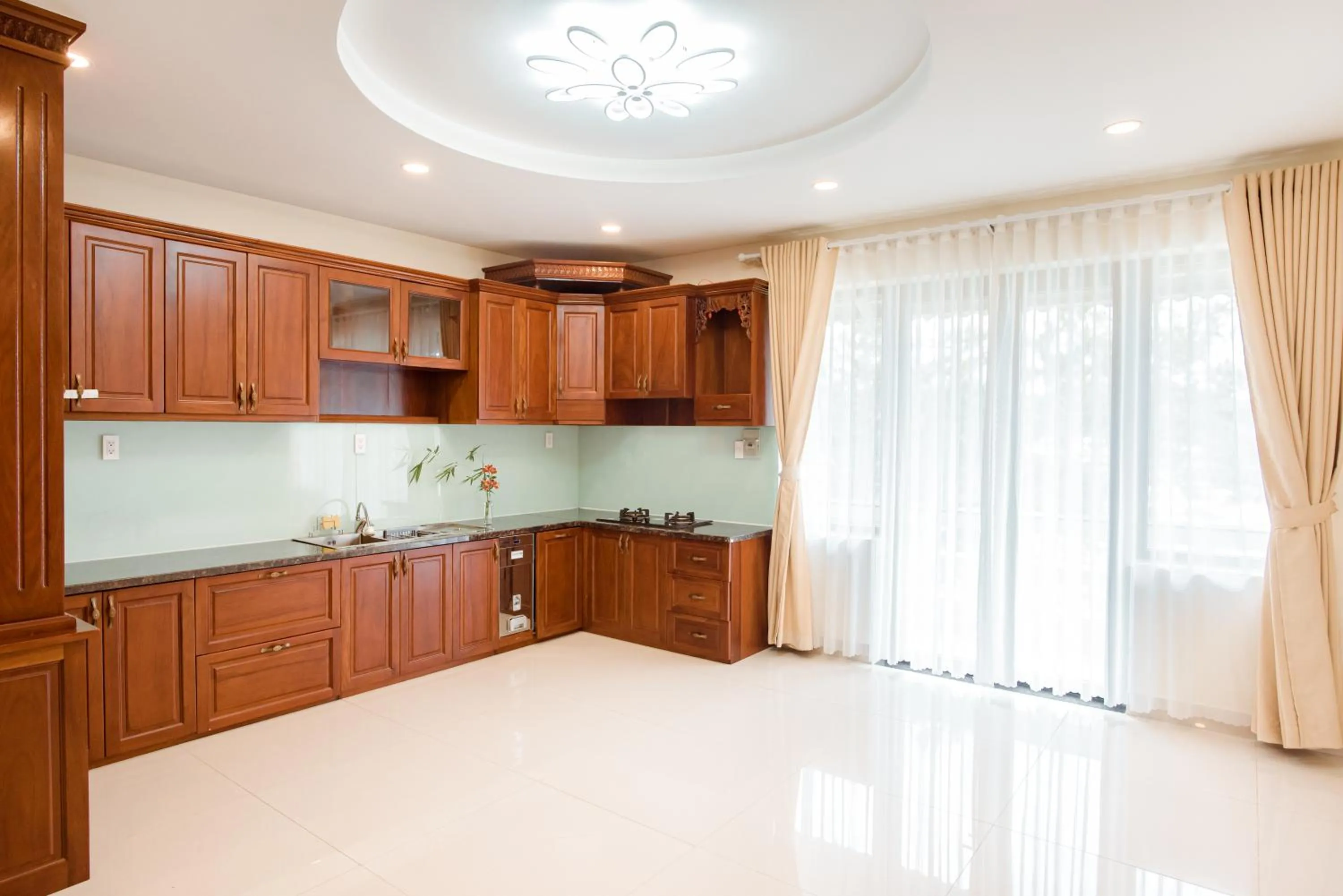 Kitchen or kitchenette in Thuy Hoang Nguyen Resort & Spa