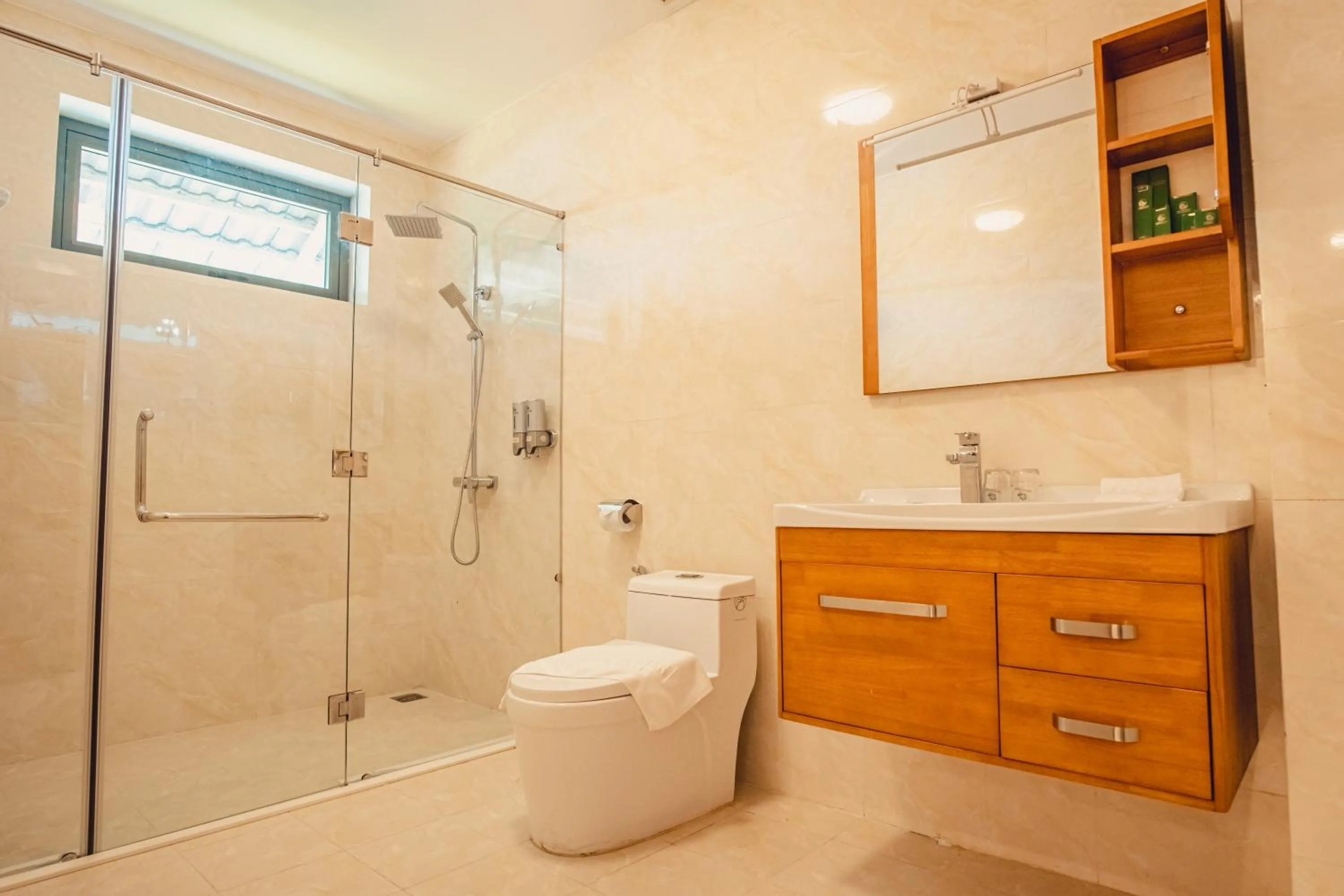 Shower in Thuy Hoang Nguyen Resort & Spa