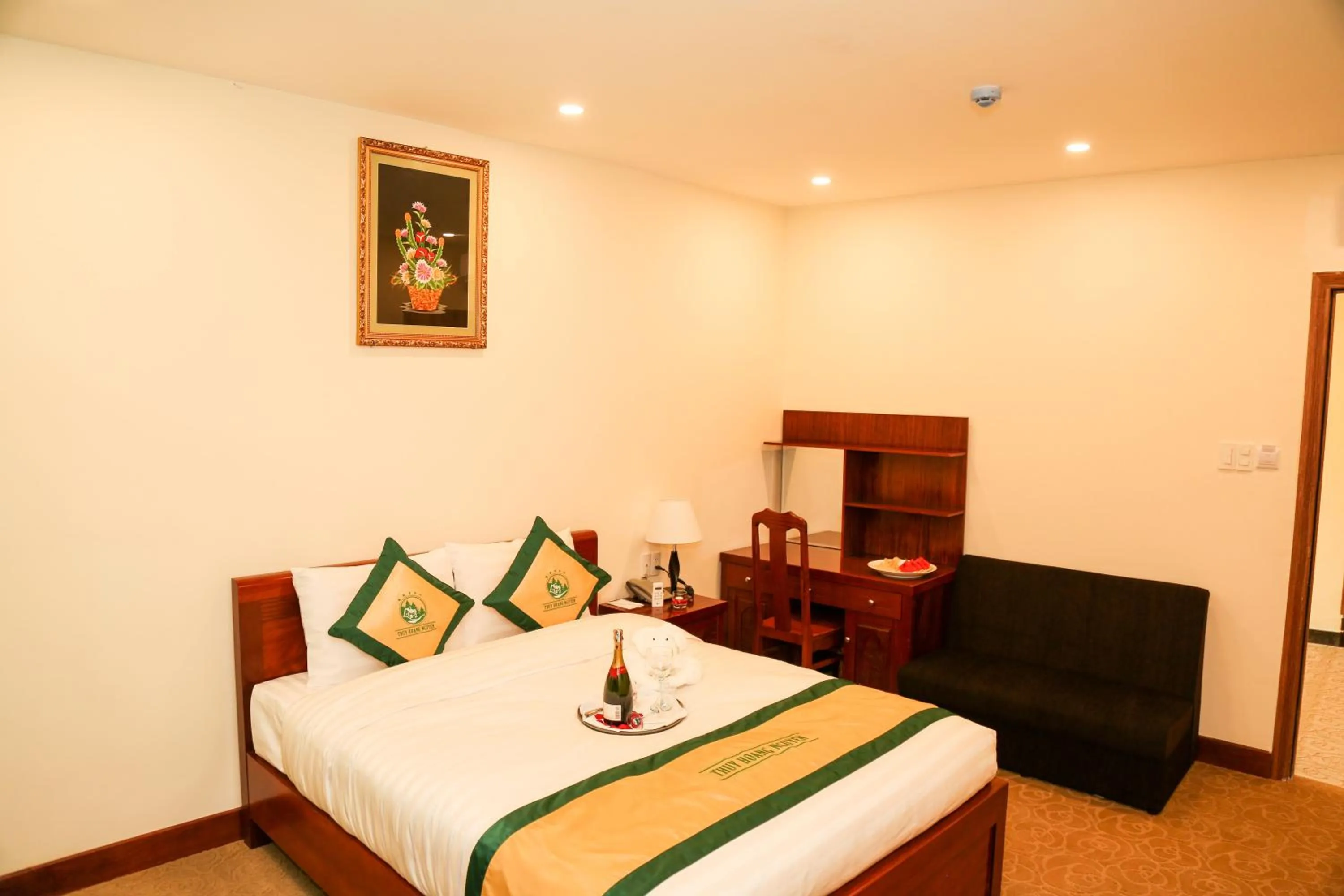 Bed in Thuy Hoang Nguyen Resort & Spa