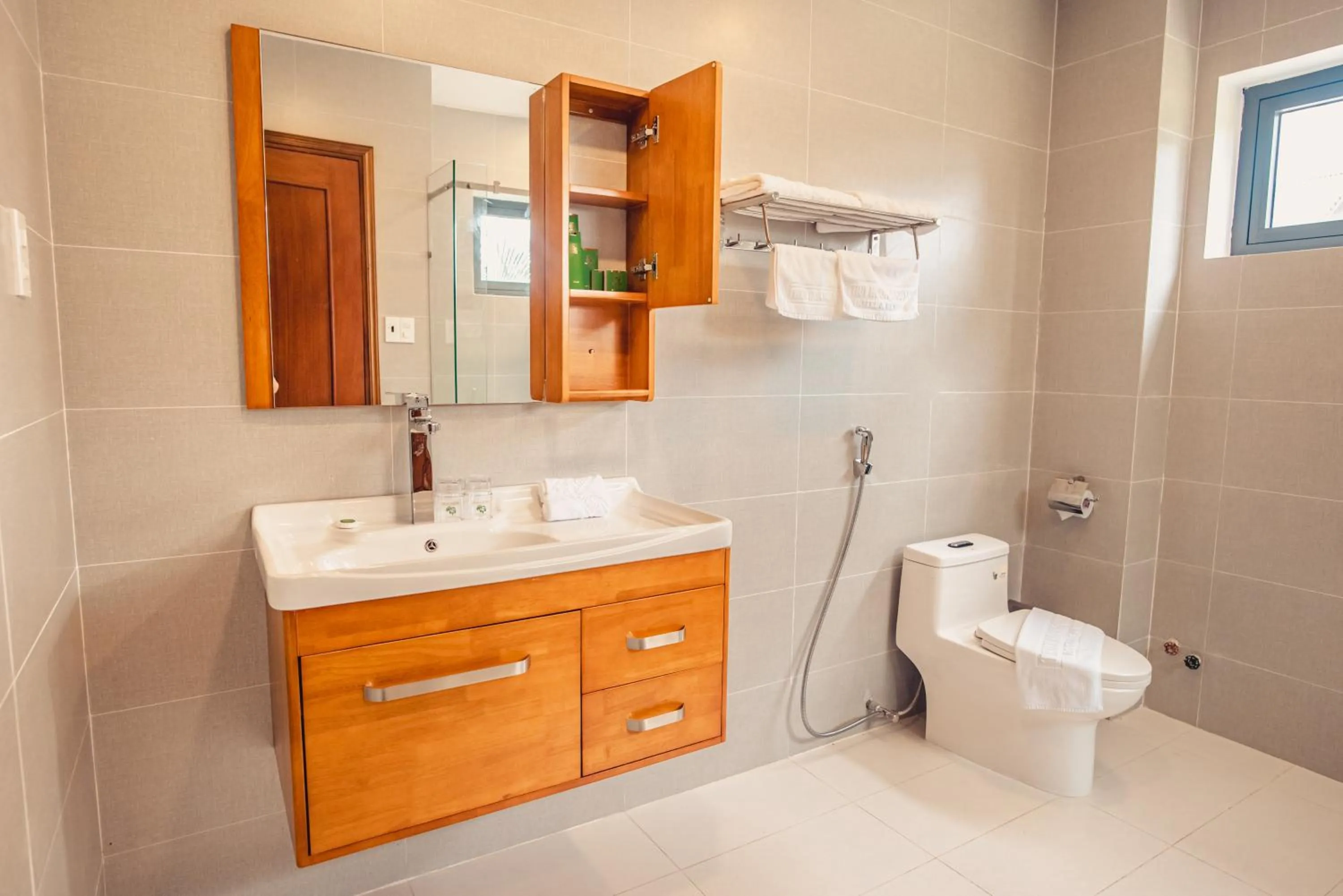 Shower in Thuy Hoang Nguyen Resort & Spa