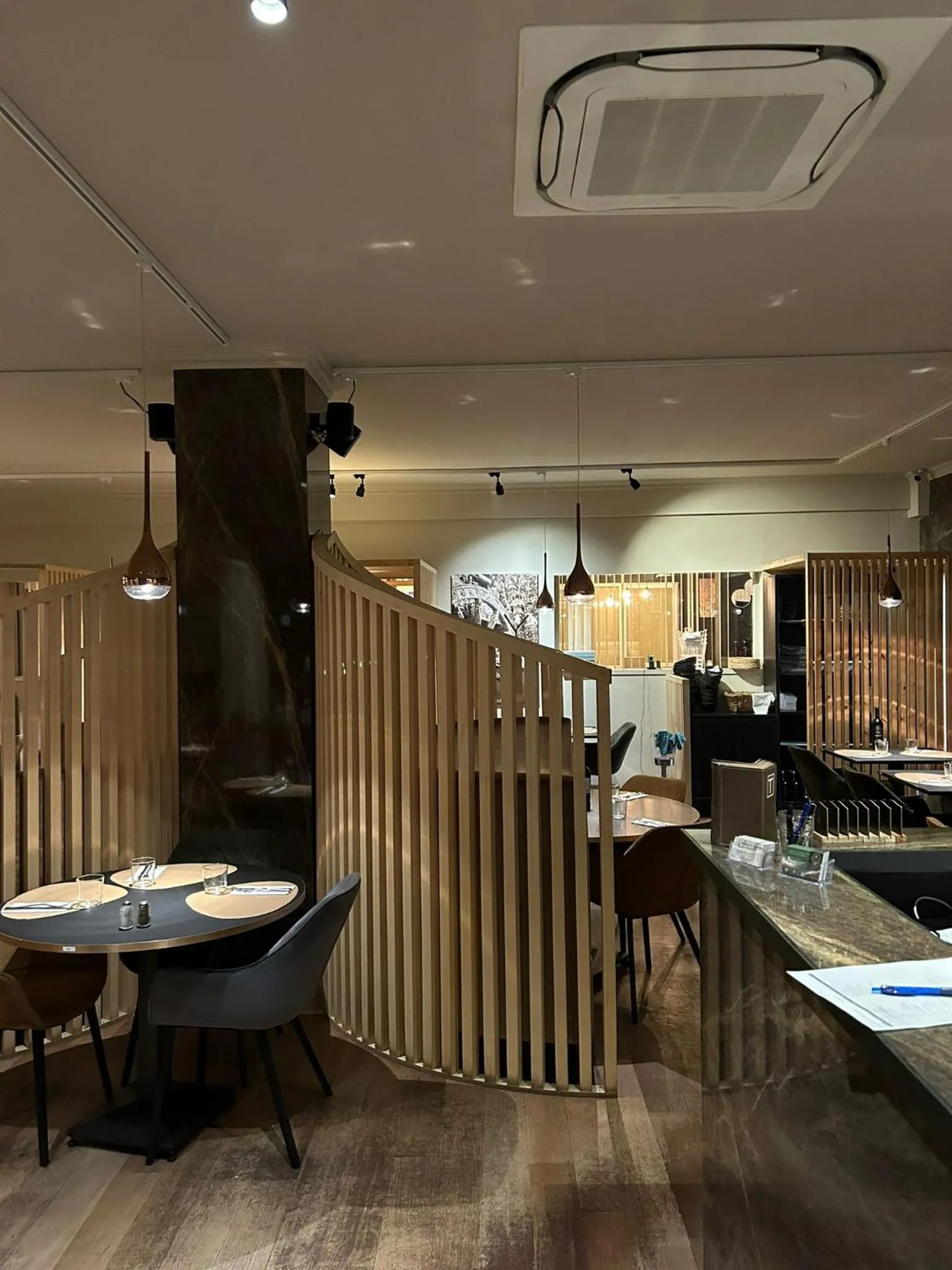 Restaurant/places to eat in Hotel Taormina Brussels Airport